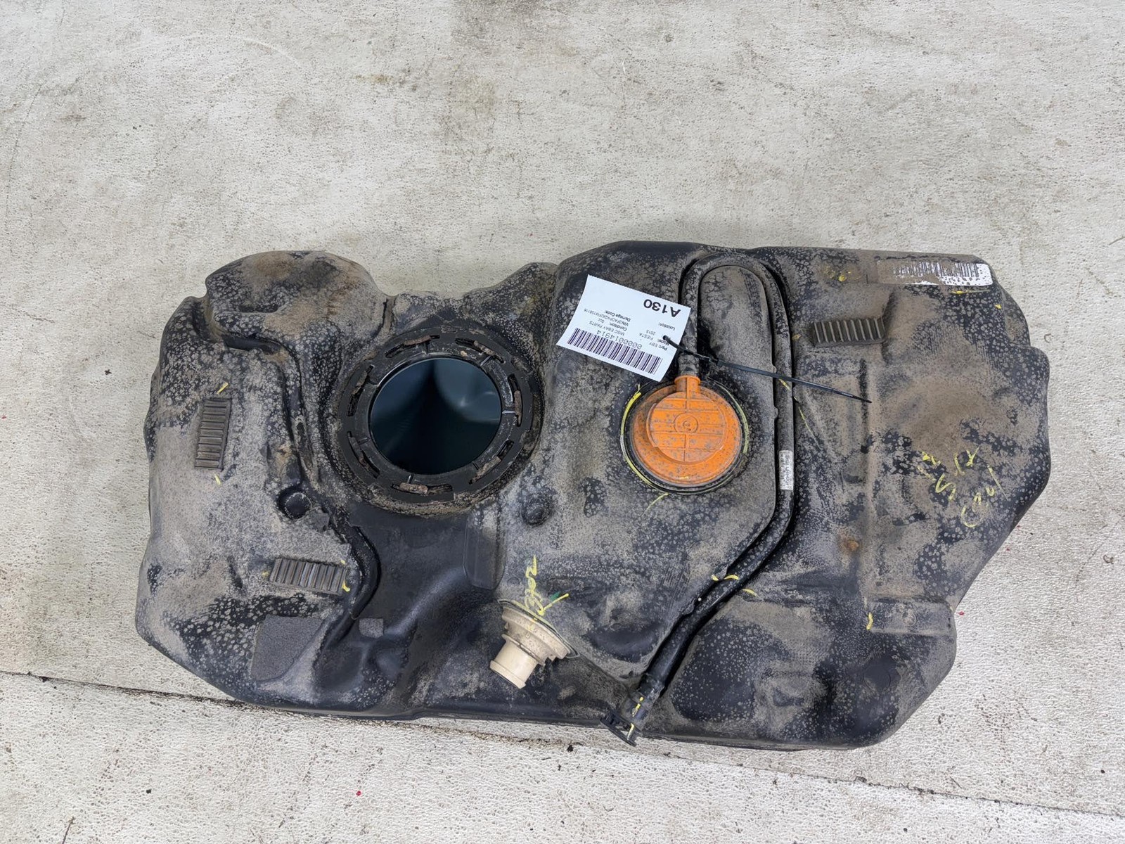 2011 - 2019 Ford Fiesta 1.6L Fuel Gas Tank Reservoir Oem.