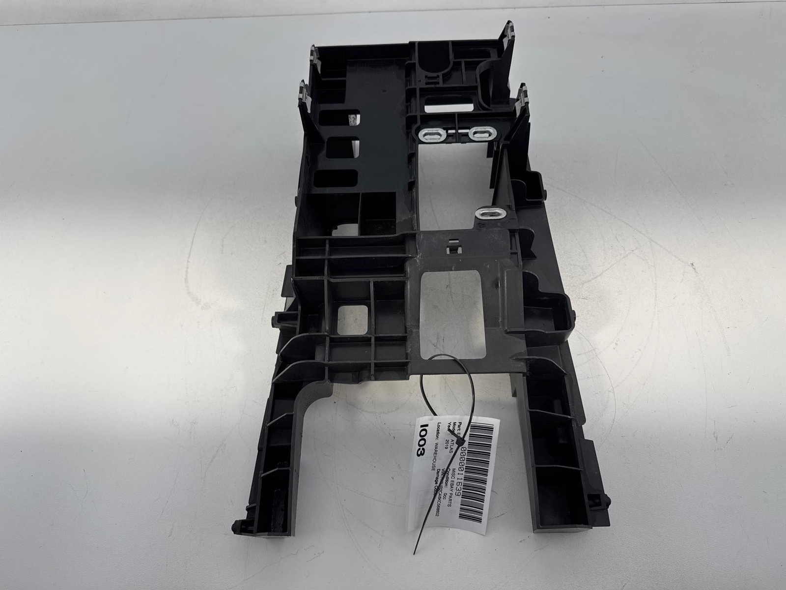 2018 - 2022 Volkswagen Atlas Front Center Console Bracket 3Cn863233A Oem