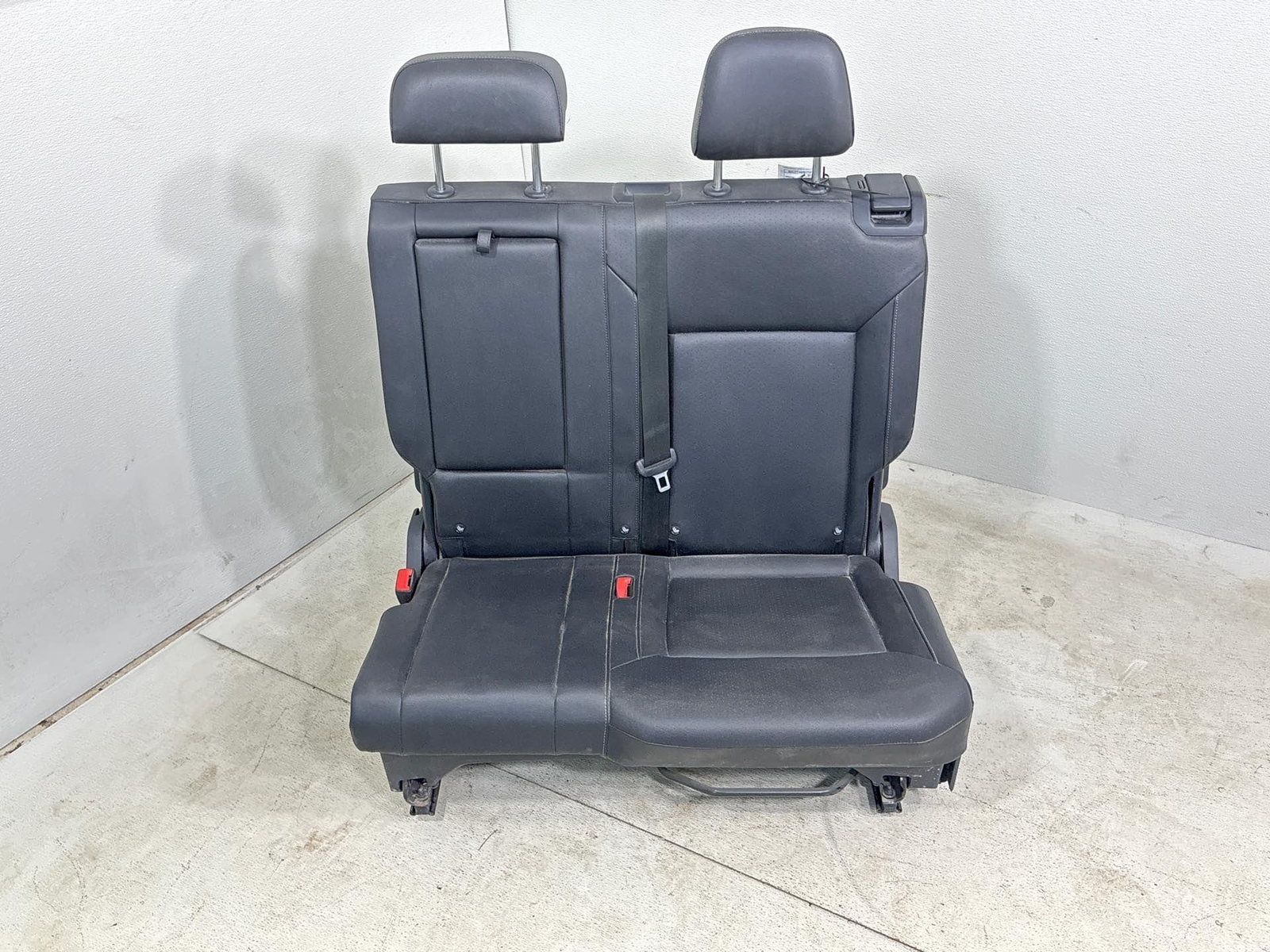 2018-2020 Volkswagen Atlas Rear Left Side Upper Back Cushion Seat W/ Armrest Oem