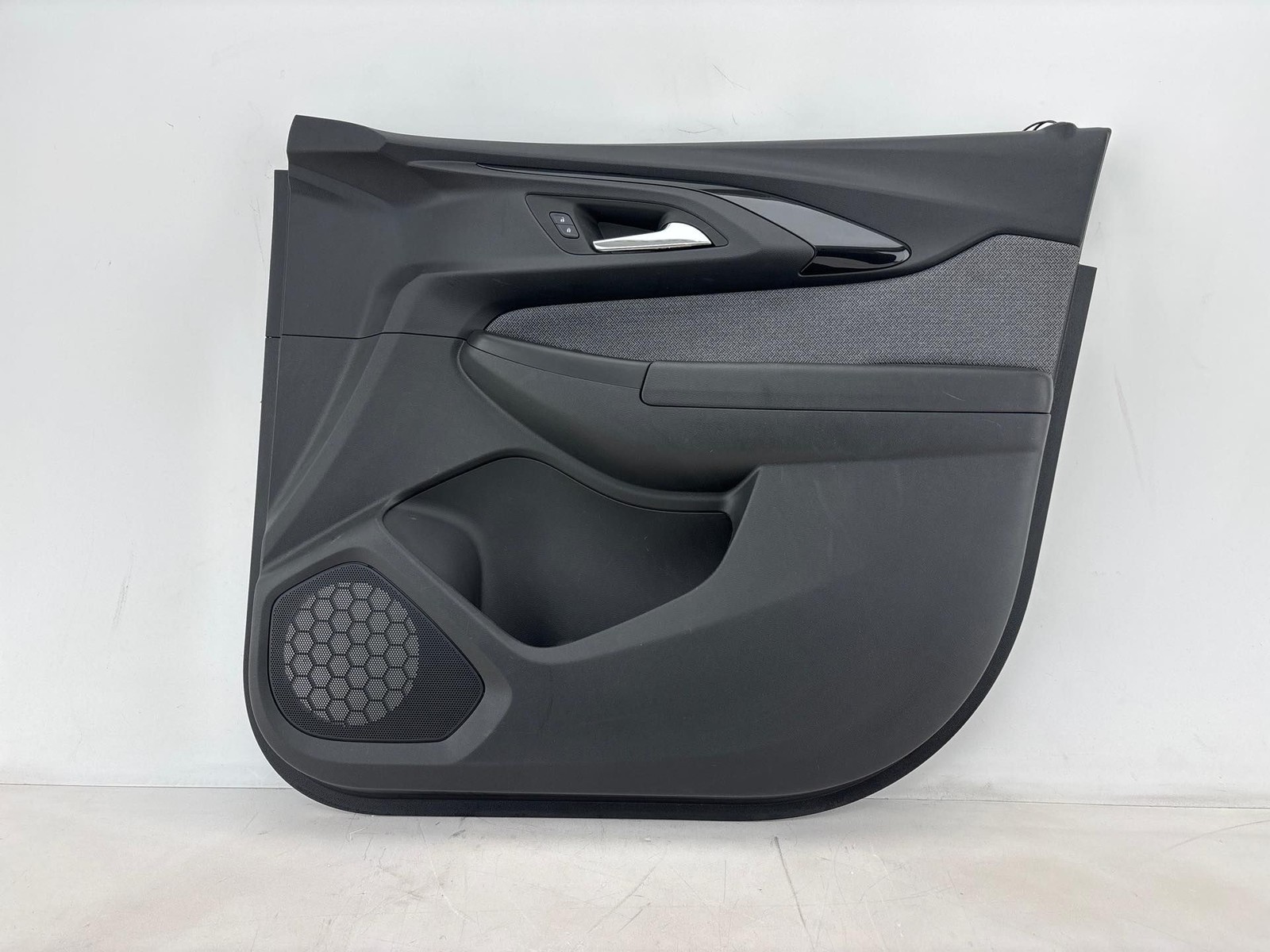 2021-2023 Chevrolet Trailblazer Front Right Door Panel Trim Cover OEM