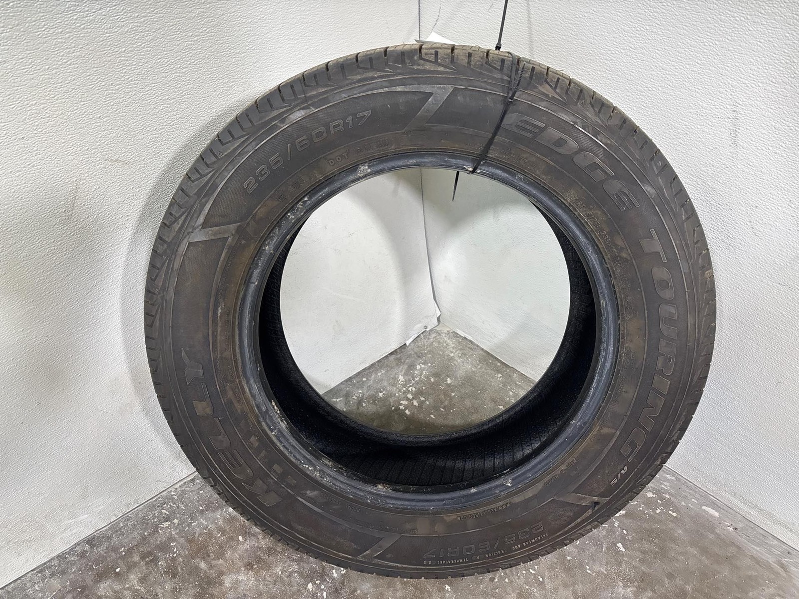 Used Tire 235/60R17 Kelly Edge Touring A/S 102H - 9/32