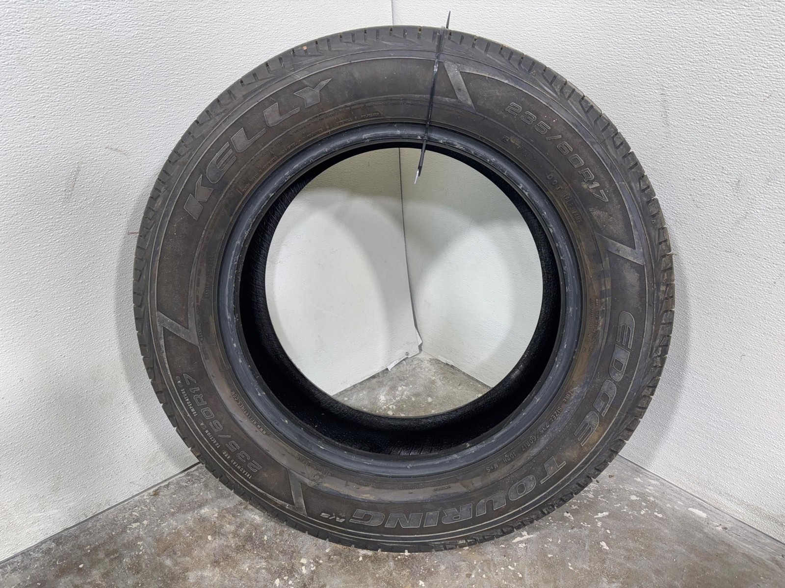 Used Tire 235/60R17 Kelly Edge Touring A/S 102H - 9/32