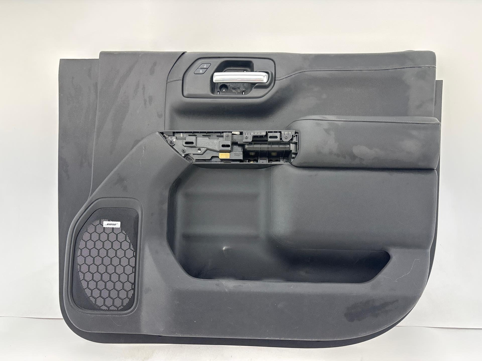 2019 - 2022 Chevrolet Silverado 1500 Front Right Door Trim Panel Oem