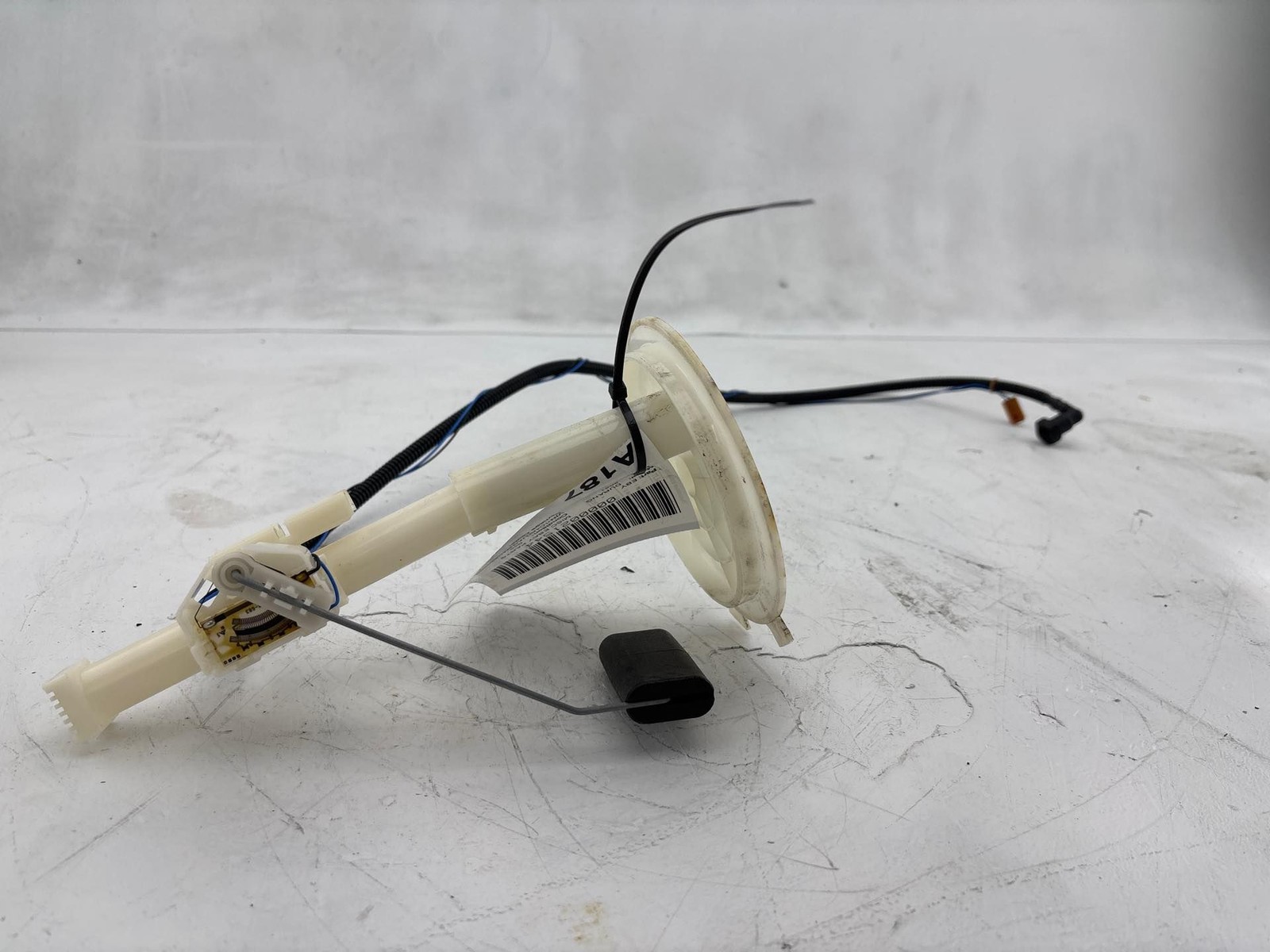 2011-2017 Nissan Juke AWD Fuel Lever Sensor Sending Unit OEM 25060-1KM1A