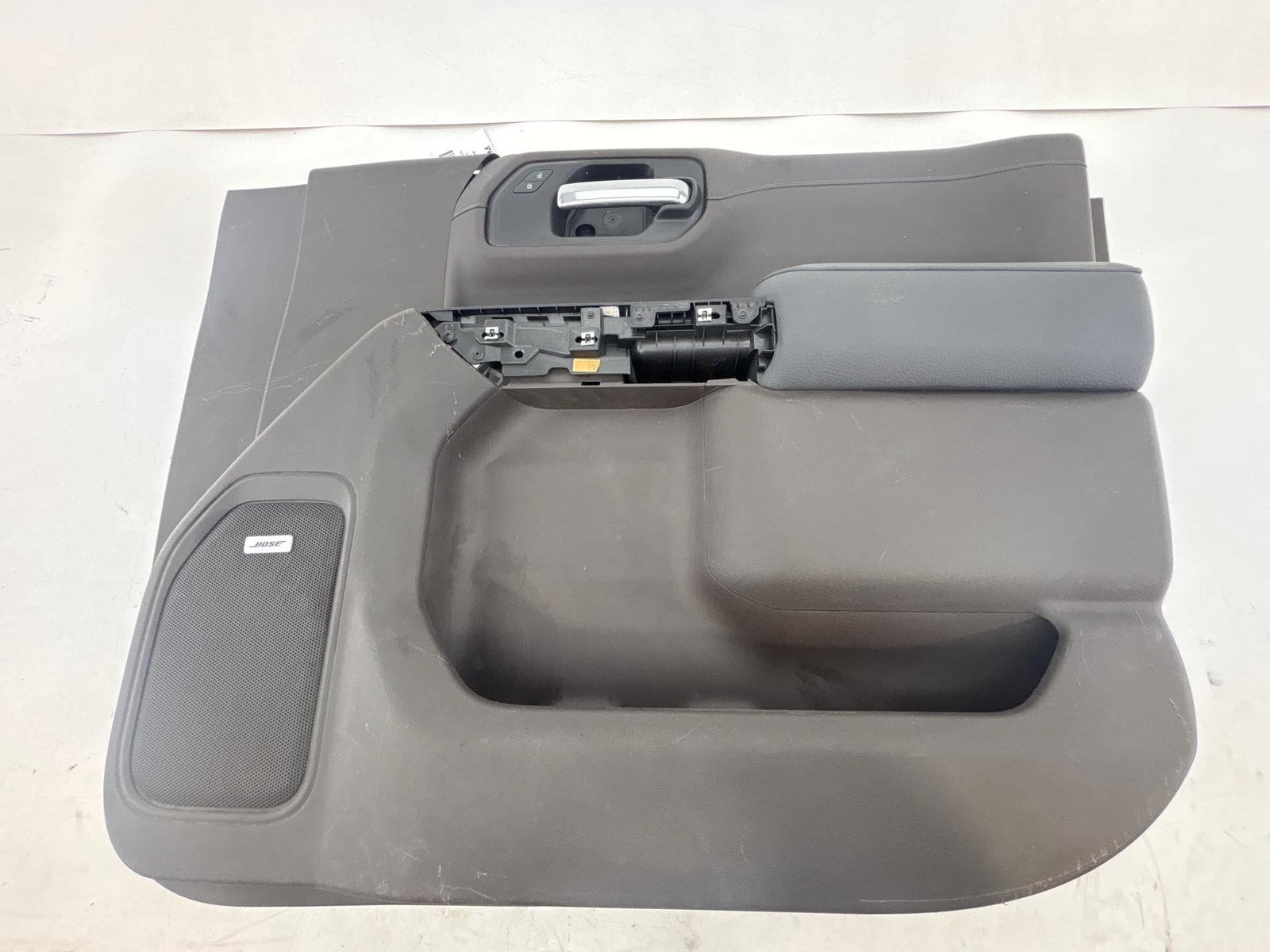 2019 - 2021 Chevrolet Silverado 1500 Passenger Right Front Door Trim Panel Oem