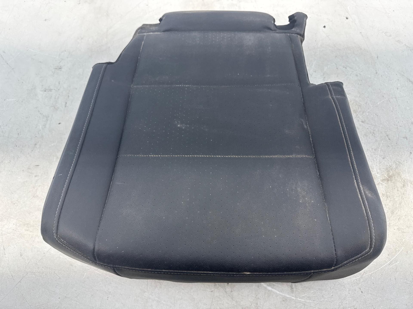 2018-2024 Volkswagen Tiguan Rear 2Nd Second Row Right Seat Lower Cushion Oem
