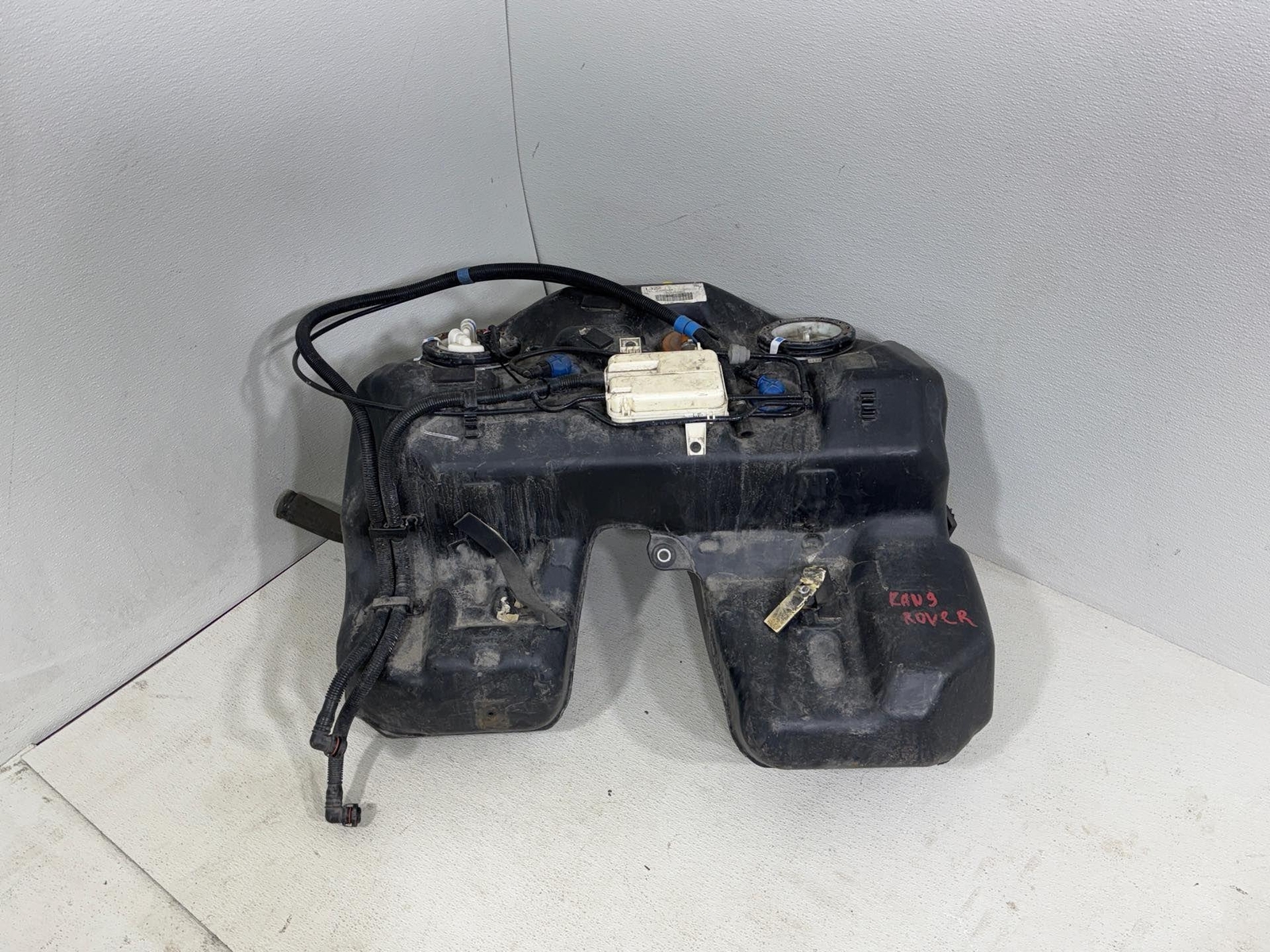 08-12 Land Rover Range Rover L322 Hse Fuel Gas Tank Reservoir Assembly Oem