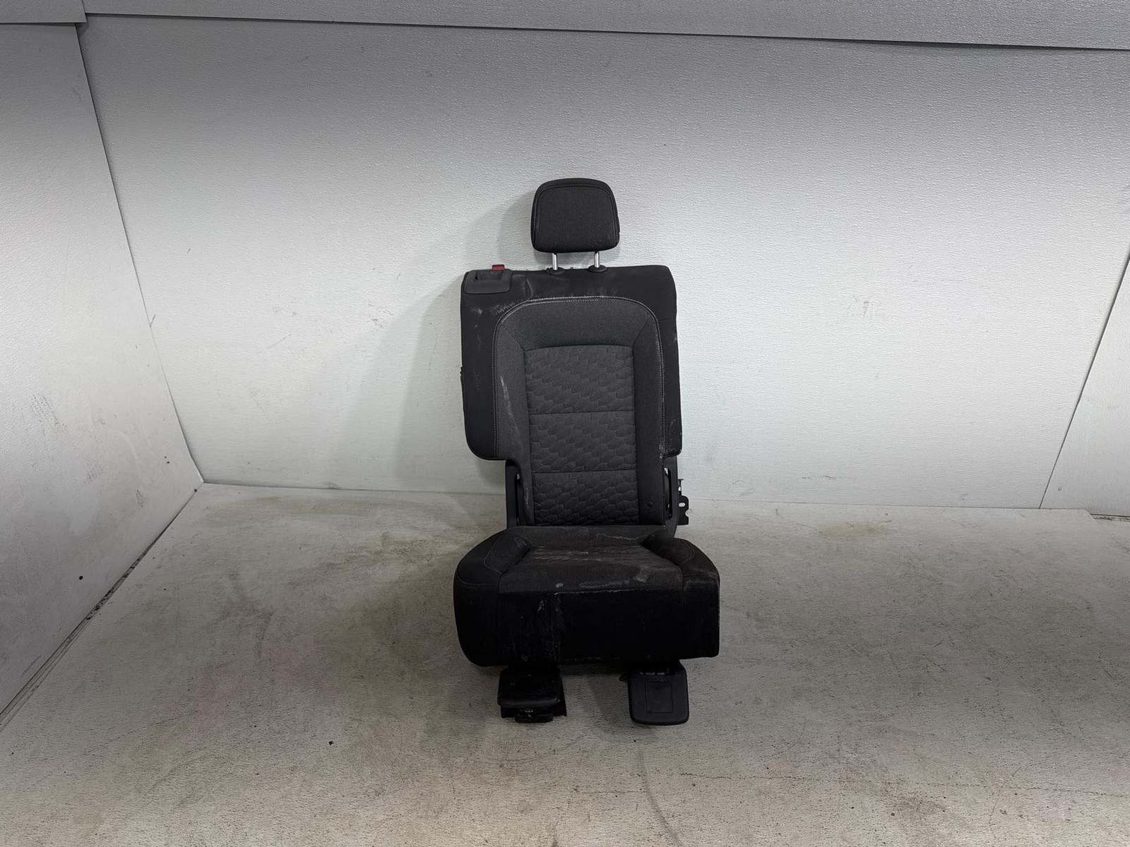 2018 - 2023 Chevrolet Equinox Rear Right Side Second 2Nd Row Seat Complete Oem