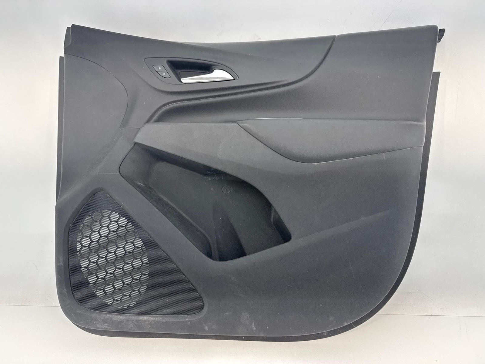 2018-2021 Chevrolet Equinox Front Right Side Interior Door Panel Trim Cover Oem