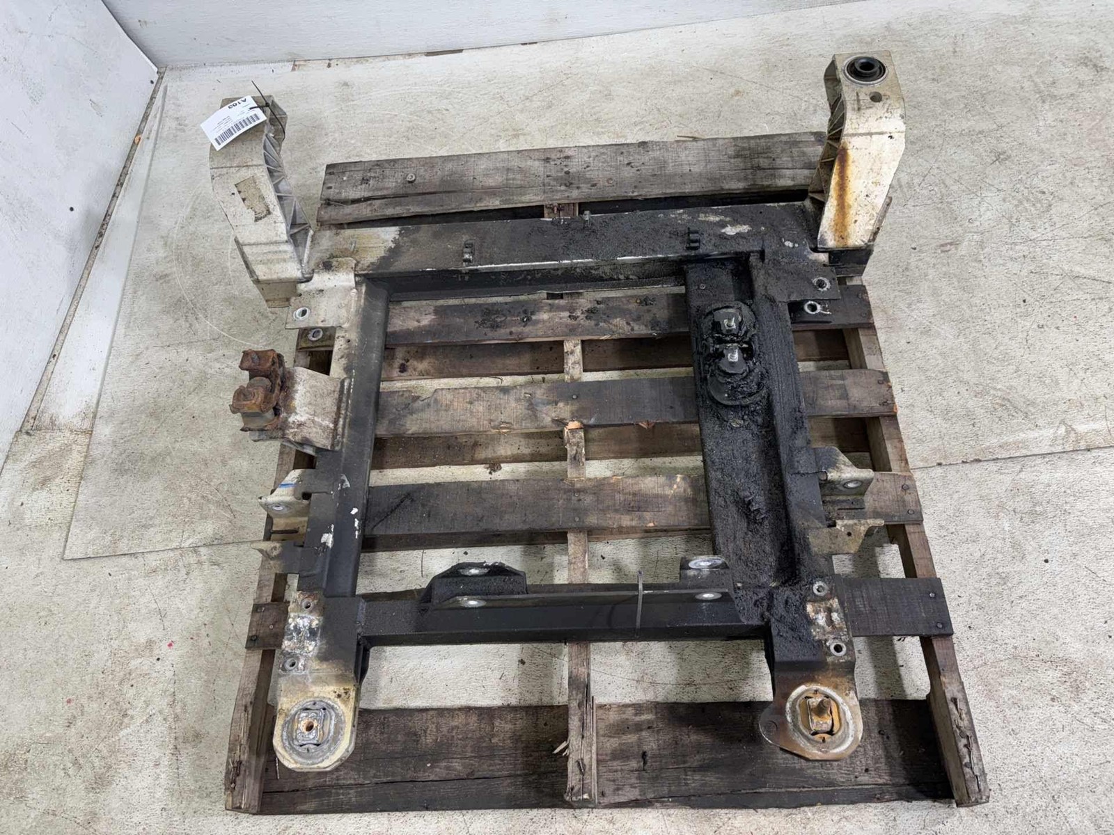 2006-2011 Chevy Impala 3.5L Front Engine Subframe Crossmember Cradle Oem