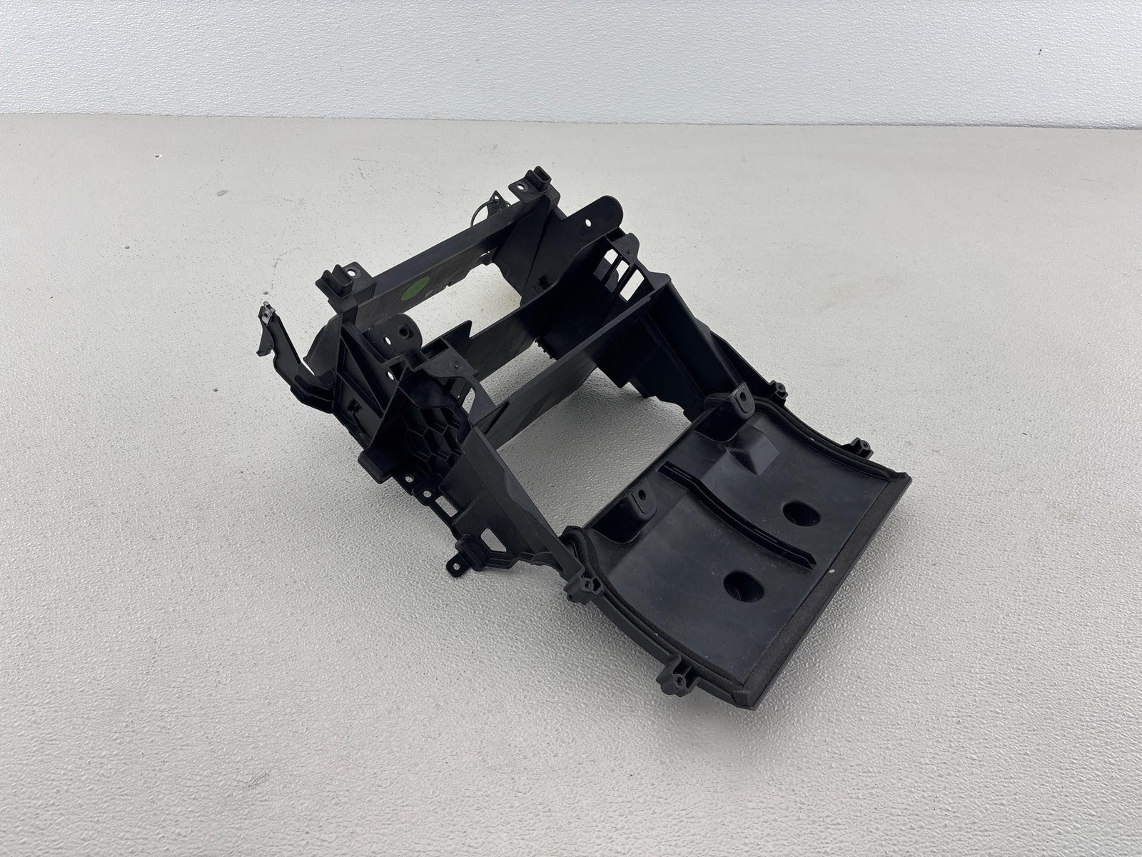 2007-2015 Audi Q7 - Stereo Radio / Climate Control Mounting Bracket 4L1858005A