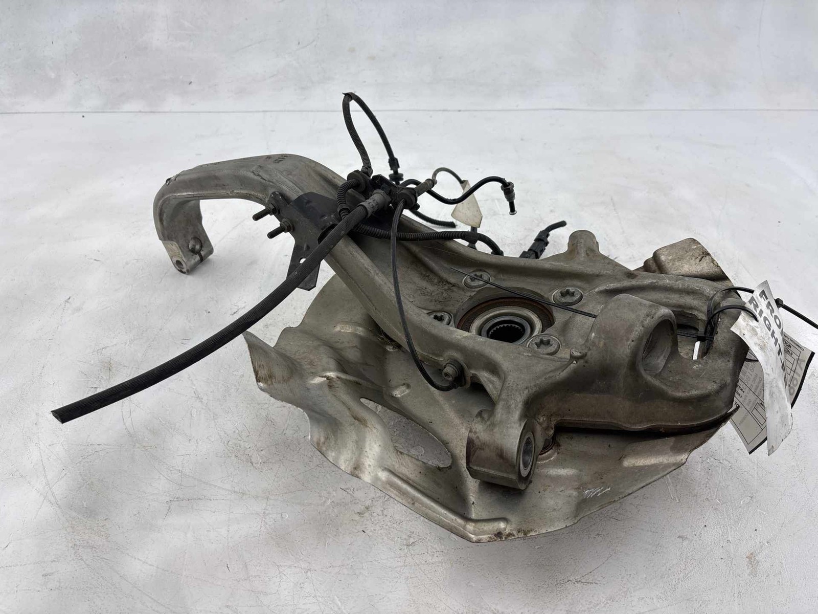 2020 - 2025 Alfa Romeo Stelvio Front Right Side Spindle Knuckle & Hub OEM