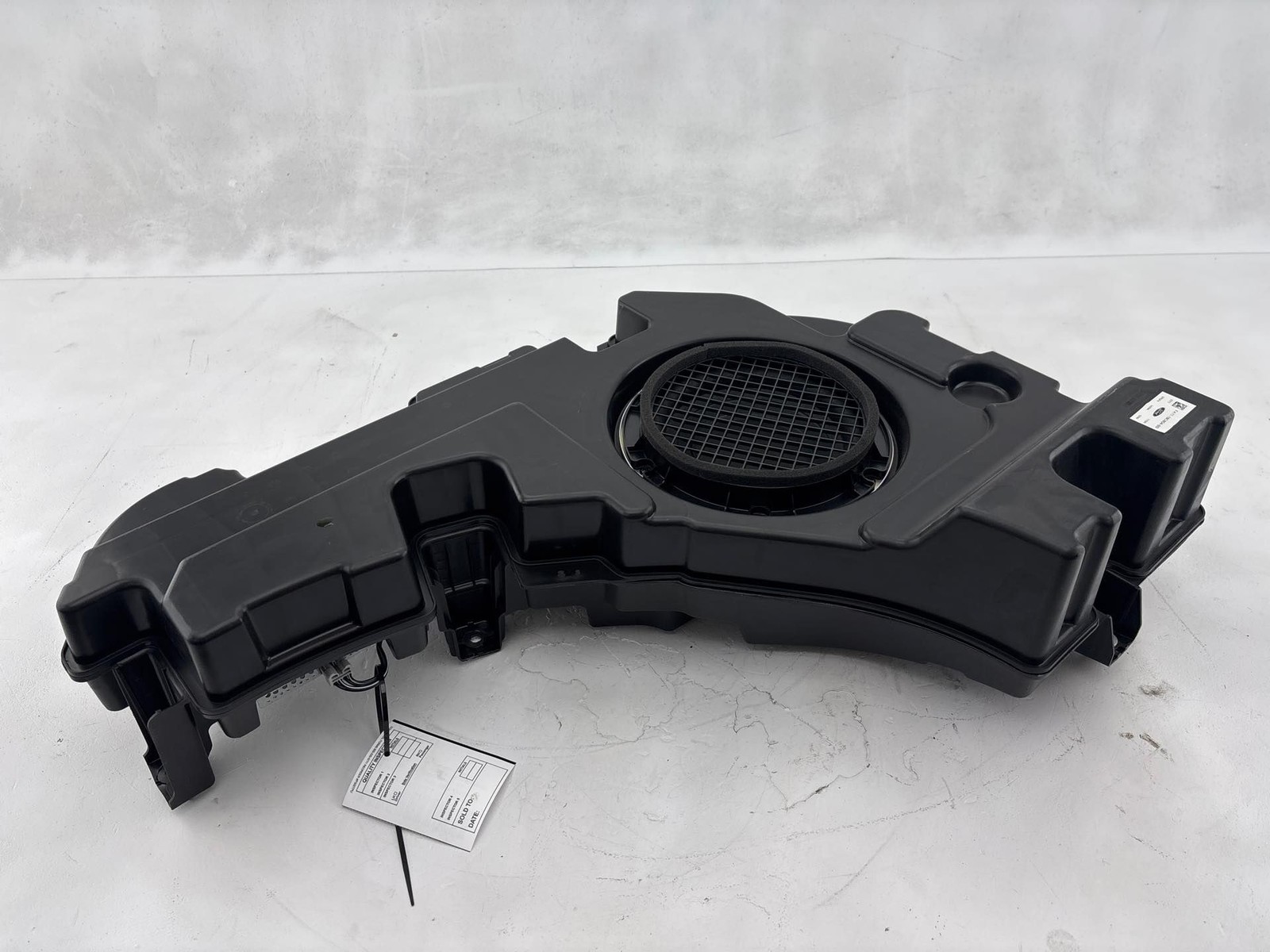 2016-2018 Lincoln MKX Radio Subwoofer Speaker Assembly OEM