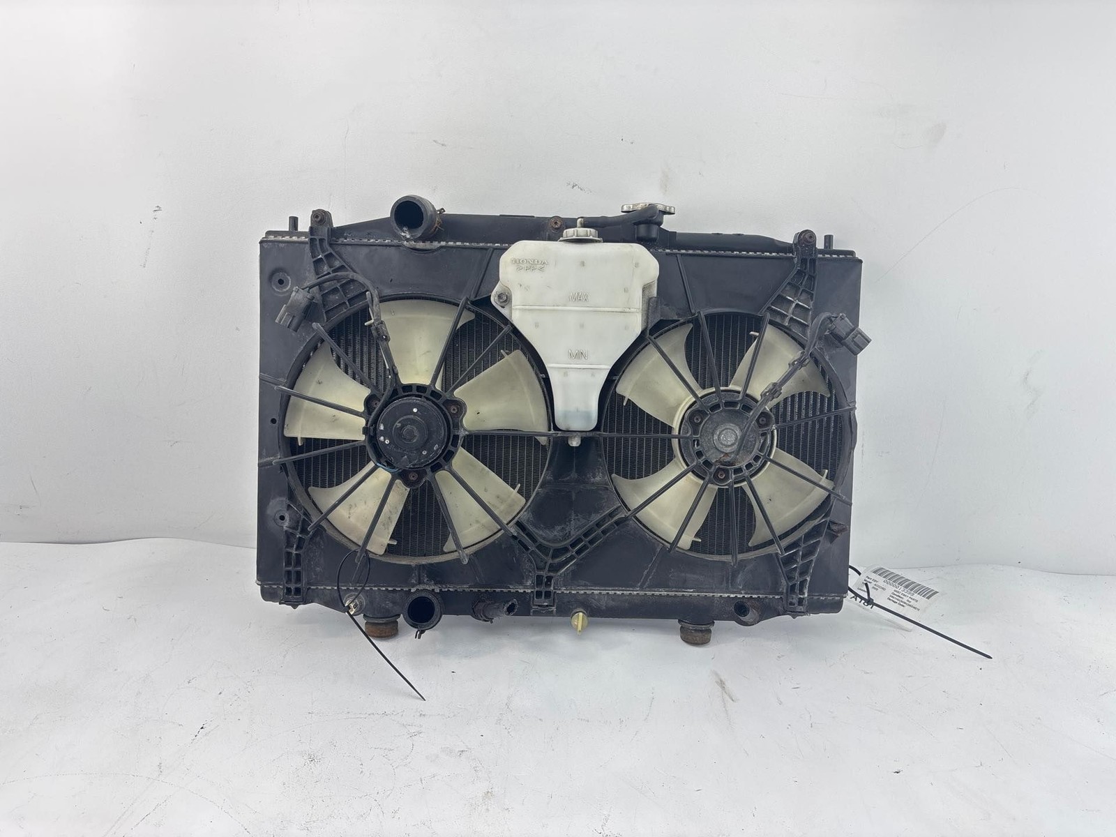 2003 - 2007 HONDA ACCORD 2.4LRadiator & Dual Cooling Fan Assembly OEM
