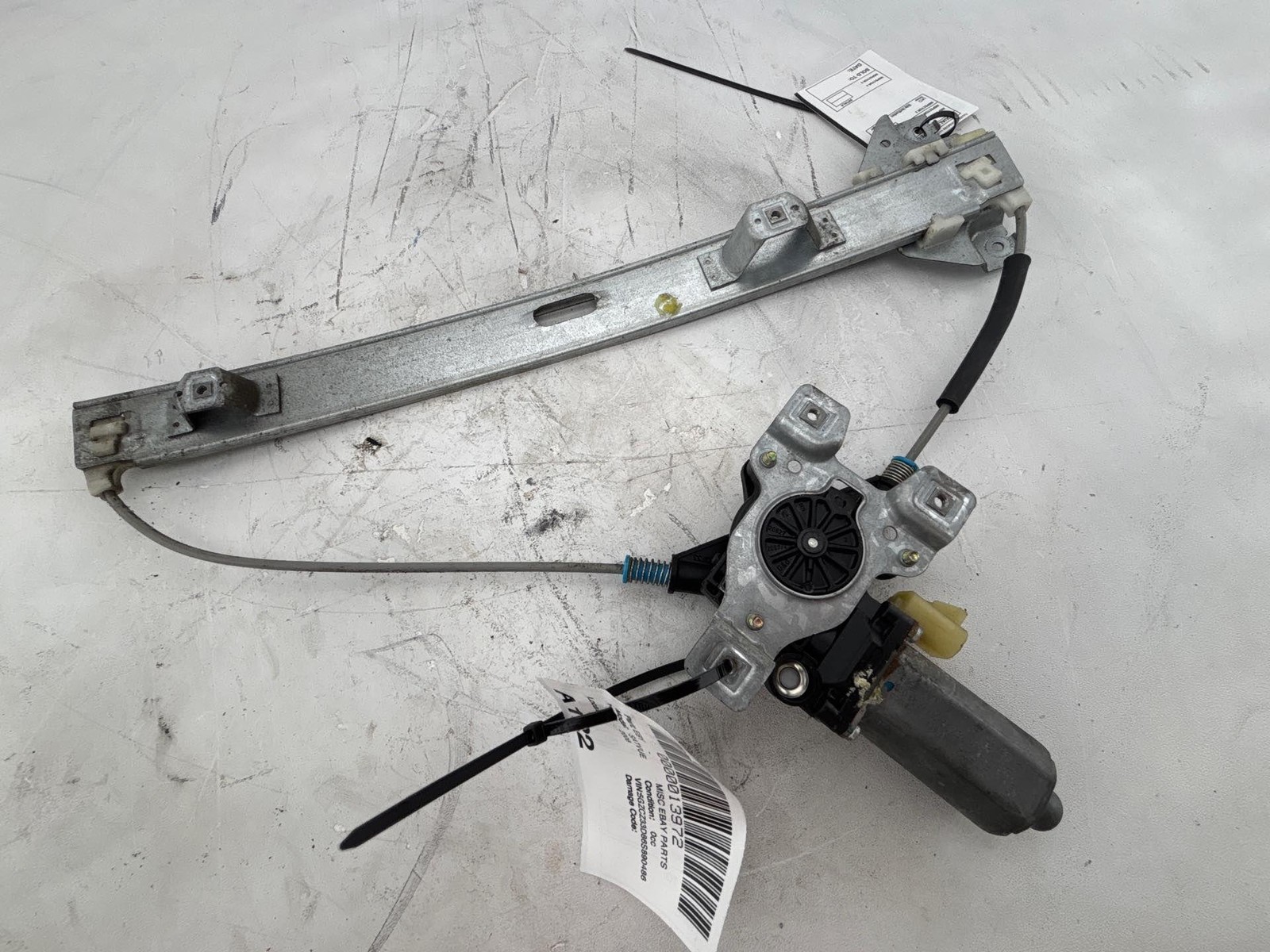 2002-2007 Saturn Vue Rear Left Door Window Regulator Oem