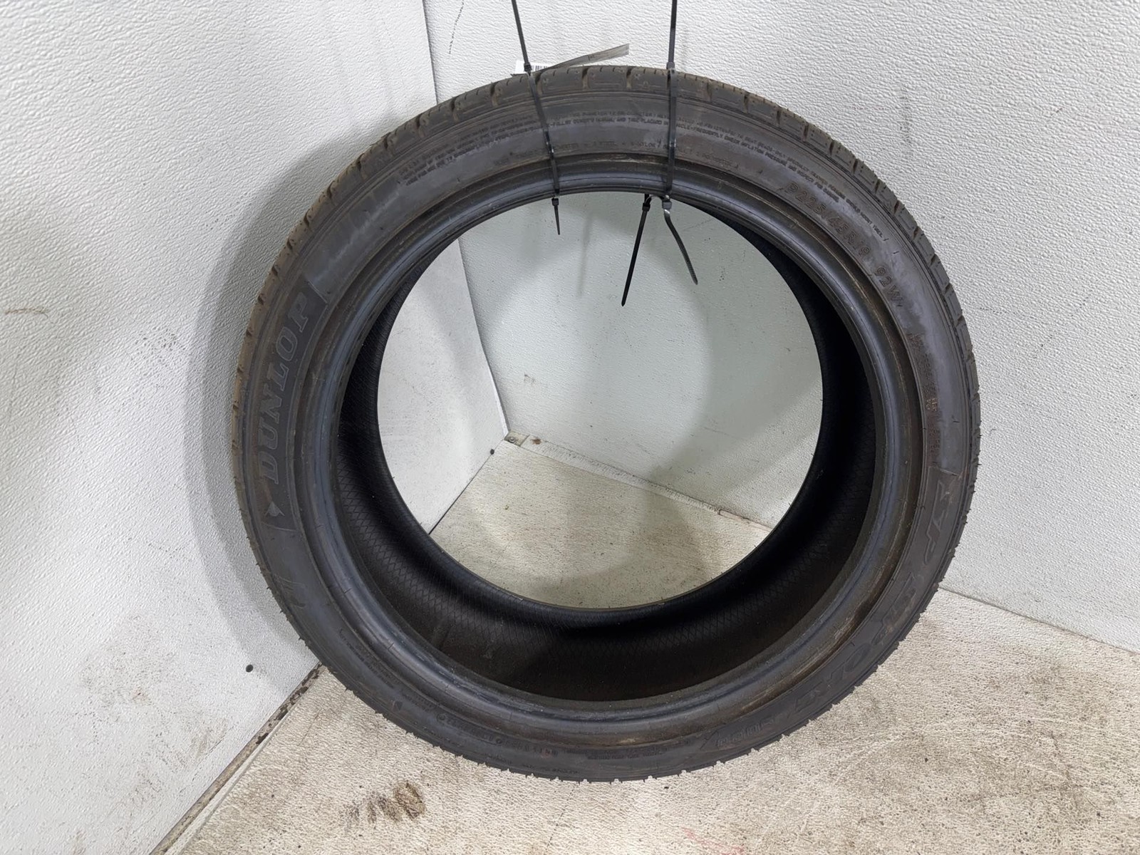 Dunlop SP Sport 5000 Used Tire 225/45R19 92W 9/32