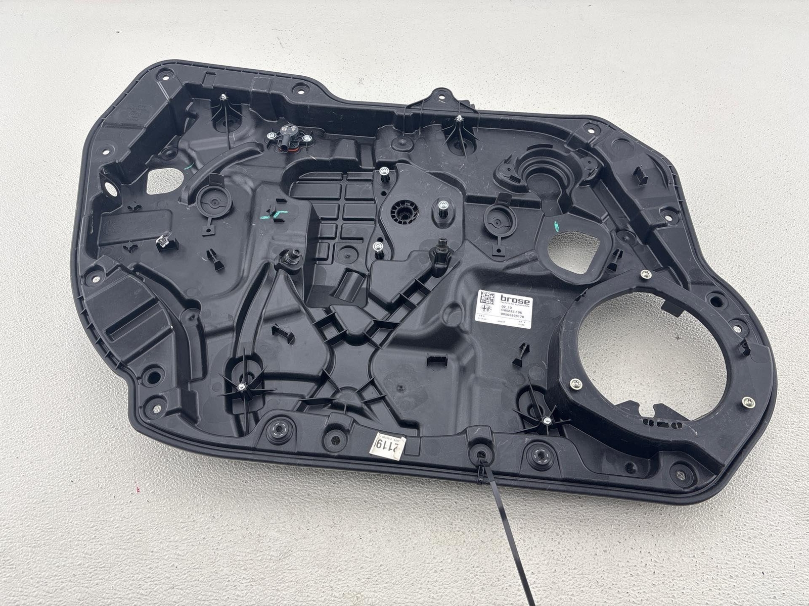 2017 - 2025 Alfa Romeo Giulia Front Left Door Window Regulator W/ Carrier Oem