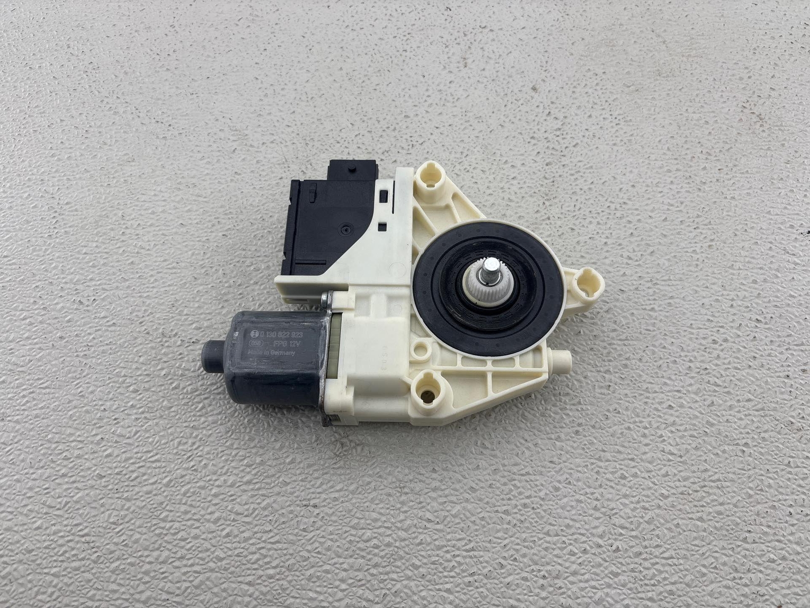 2017-2023 Alfa Romeo Giulia Front Left Side Door Window Regulator Motor Oem