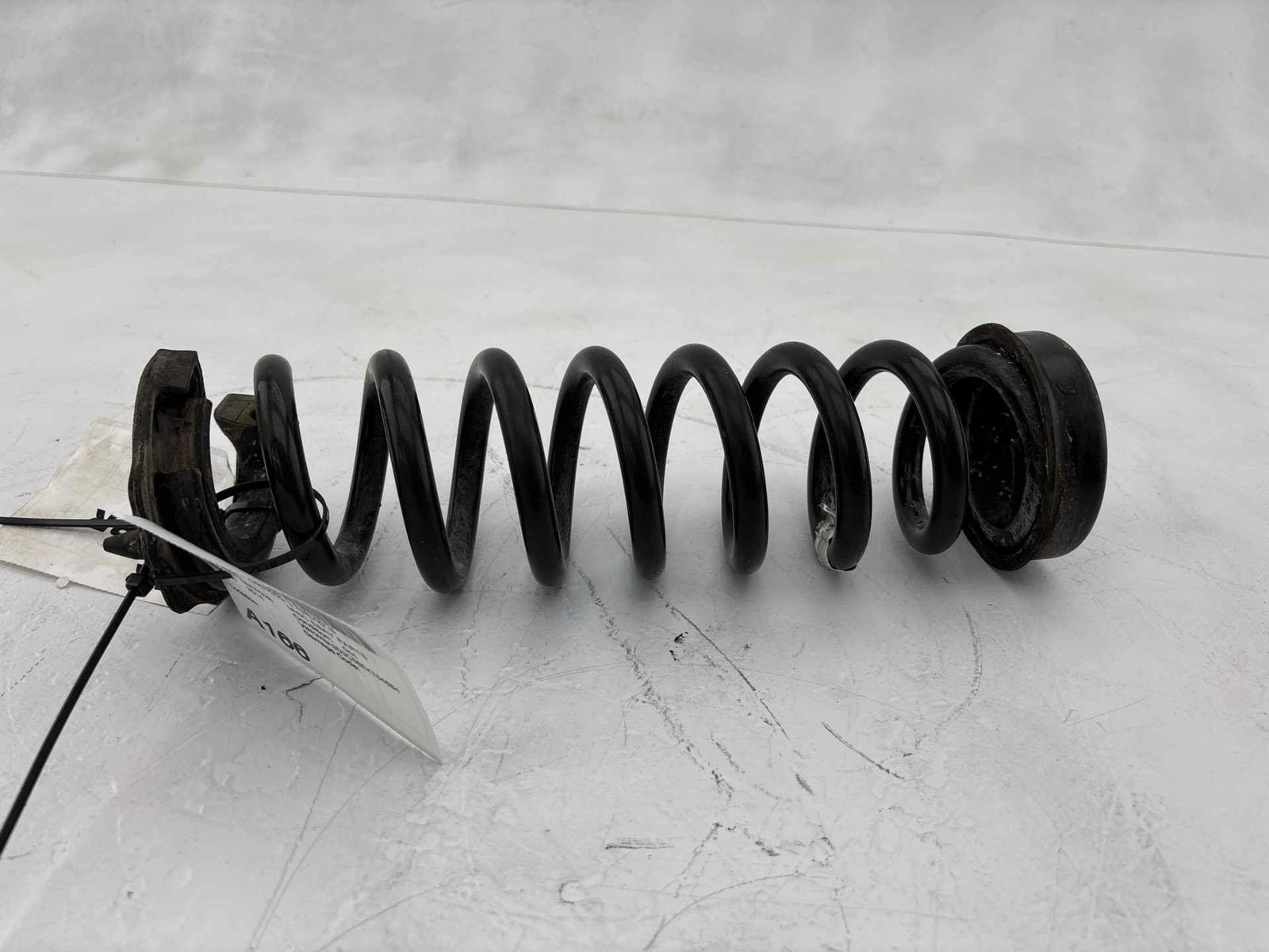 2012-2018 Bmw F30 328 320 Rear Right Or Left Side Shock Absorber Coil Spring Oem