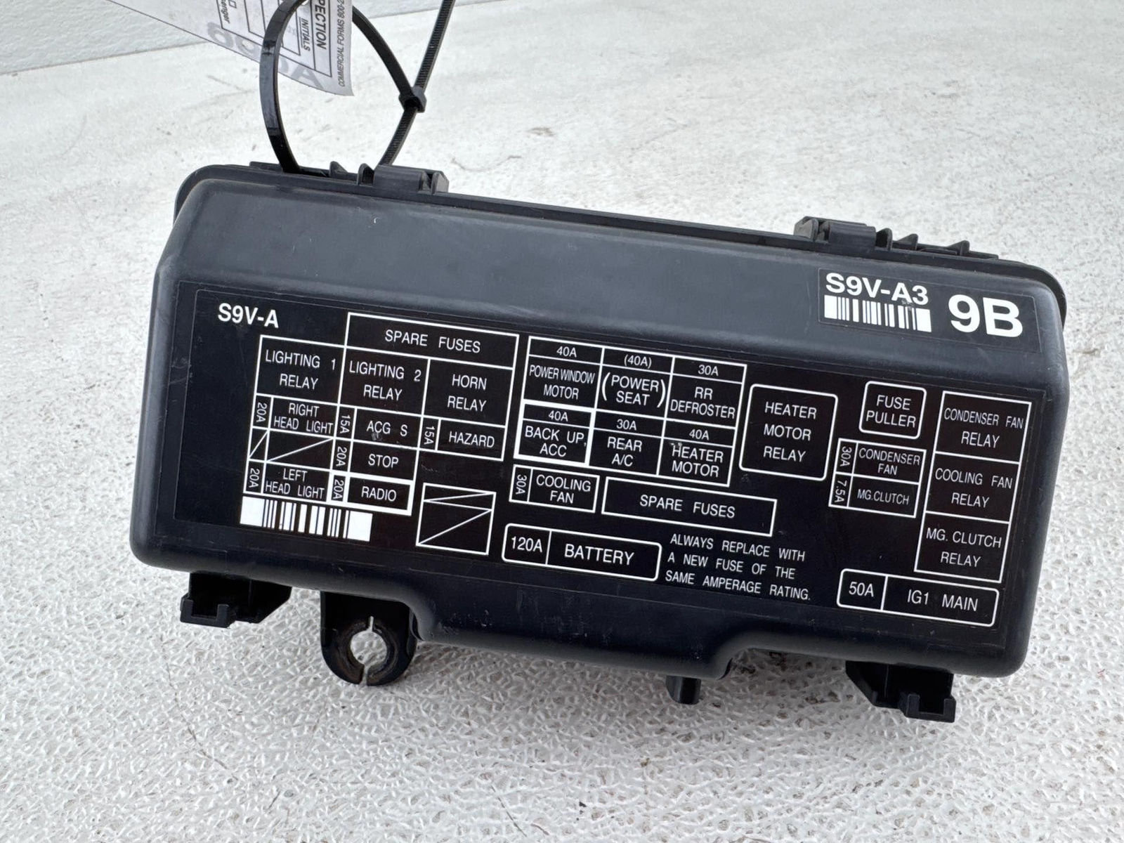 2006-2008 Honda Pilot Engine Fuse Box Compartment