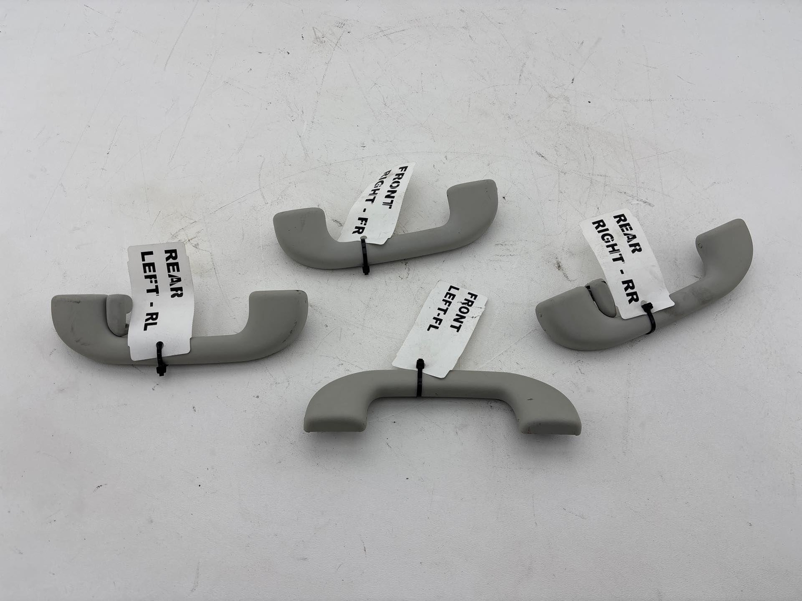 2019-2023 Jeep Cherokee Interior Headliner Grab Handle Set Of 4 5Rg68Trmab Oem