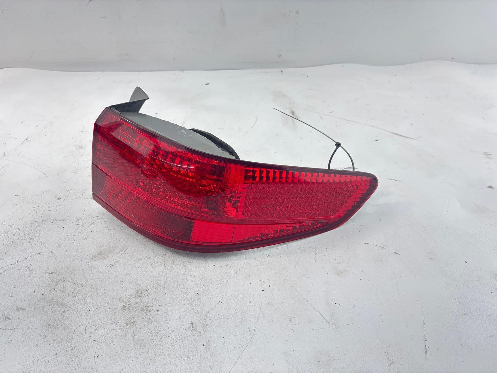 2003 - 2005 Honda Accord Passenger Tail Light Quarter Panel Mounted Oem