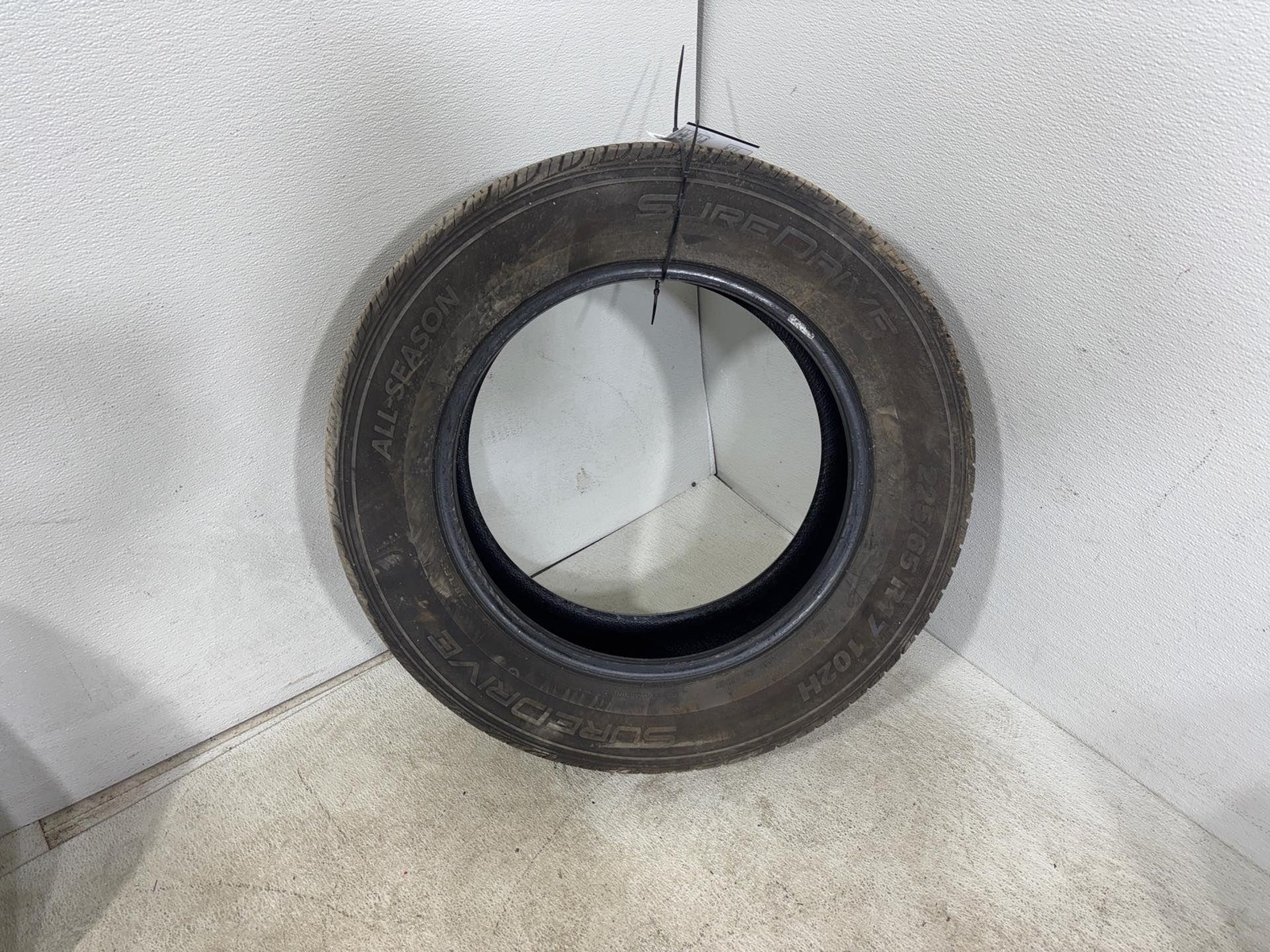 Used Tire 225/65R17 Suredrive All-Season 102H - 6.5/32