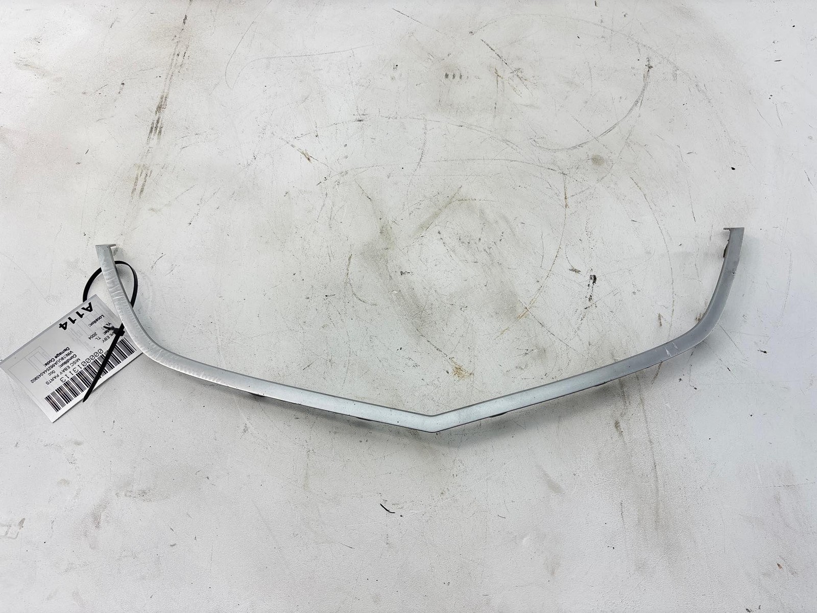 2004-2005 Acura Tl Front Bumper Grille V Trim
