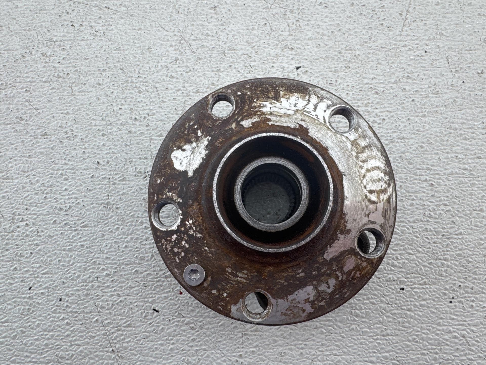 2008-2015 Audi R8 Rear Wheel Bearing / Hub Oem
