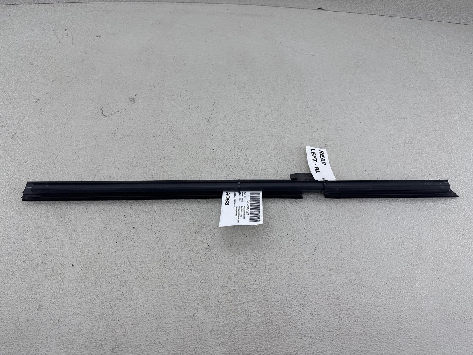 2019-2023 Bmw X5 G05 Rear Left Door Window Belt Weatherstrip Seal Oem