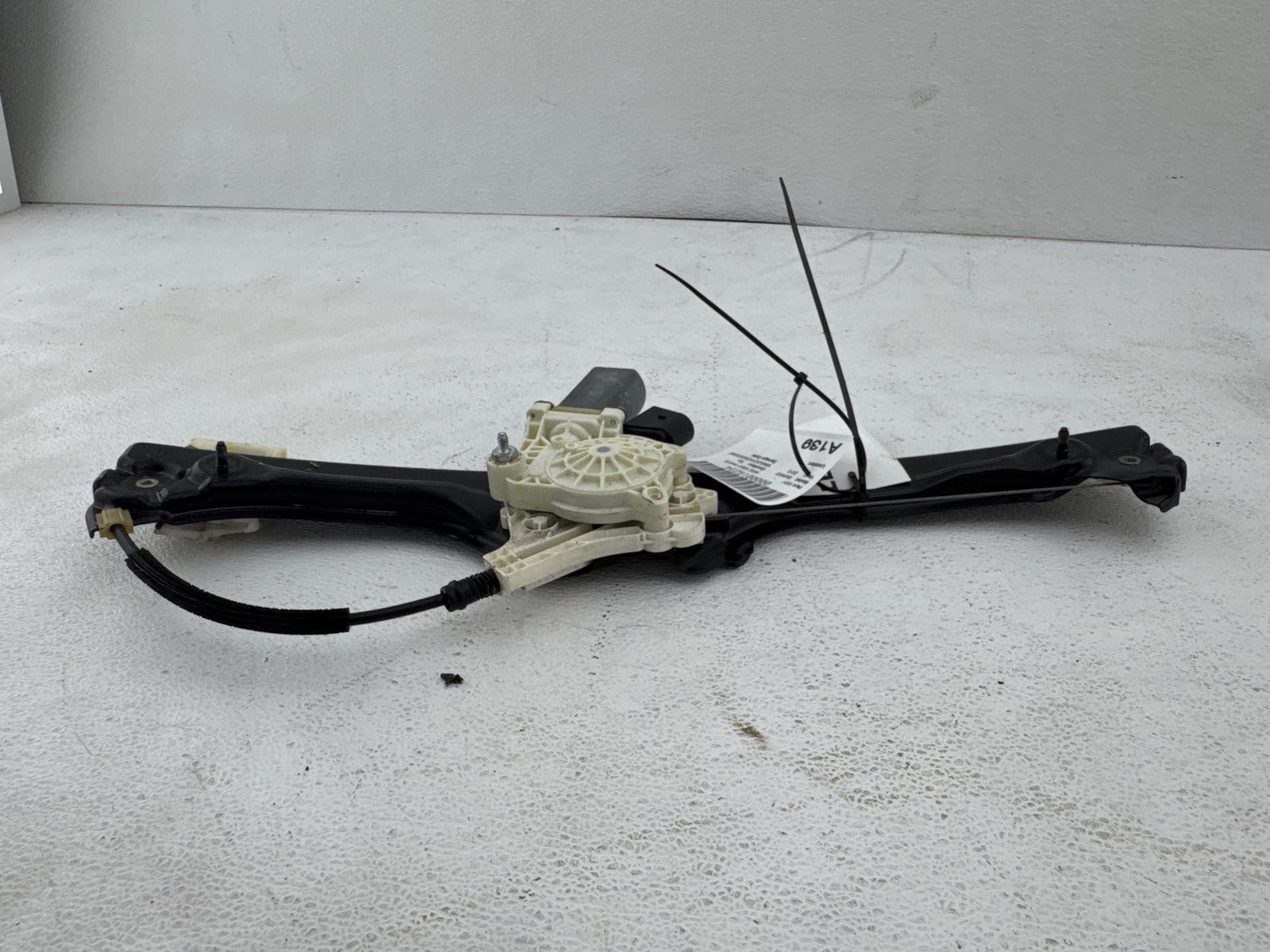 2007-2013 Bmw X5 E70 Rear Left Driver Side Door Window Regulator W/ Motor Oem