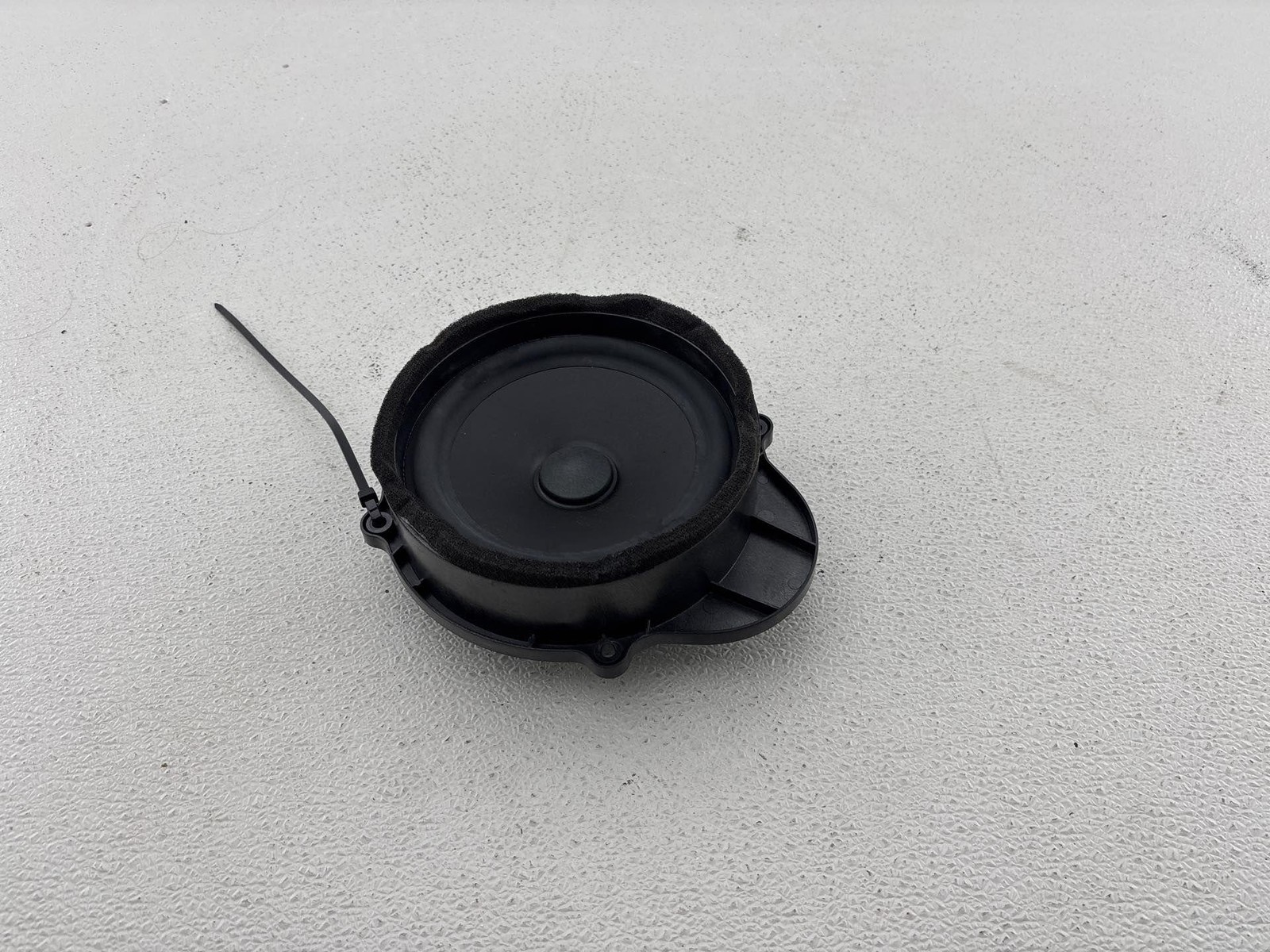 2014 - 2016 Land Rover Lr4 Front Left Or Right Side Door Audio Speaker Oem