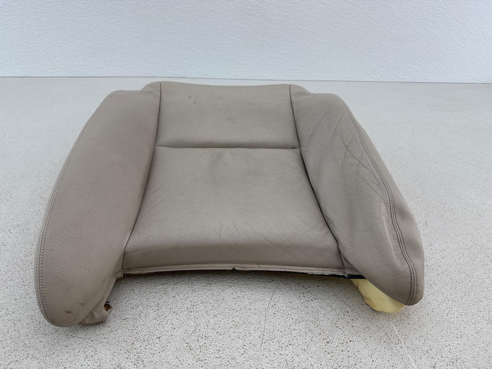 2011-2013 Bmw 550I Front Left Lower Seat Bottom Cushion Oem
