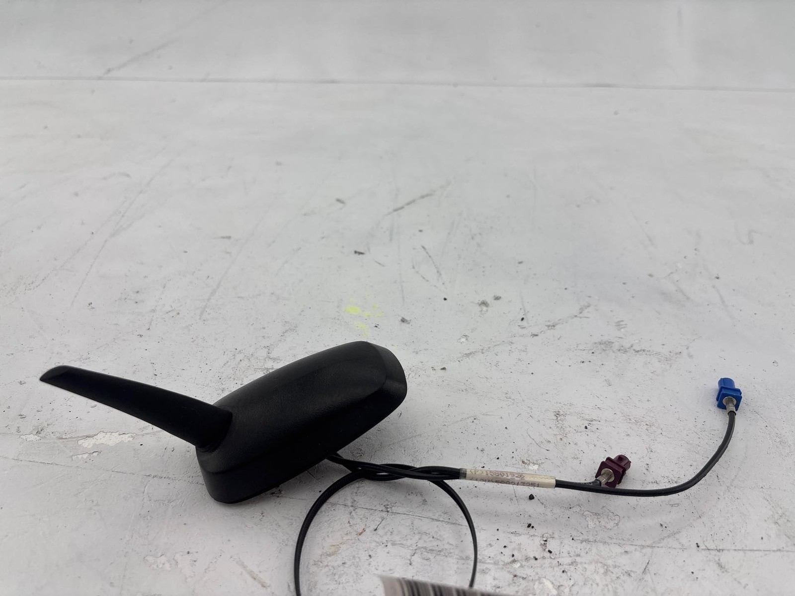 2006-2007 Saturn Vue Roof Radio Antenna Base Oem