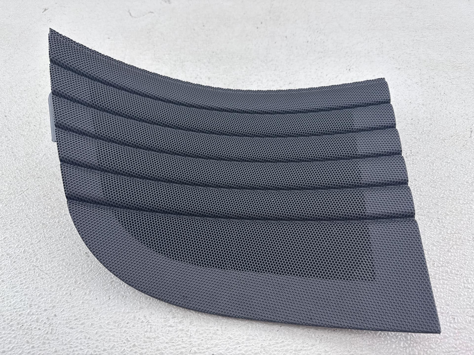 2002-2005 Ford Thunderbird Rear Left Driver Side Speaker Grill Cover Oem