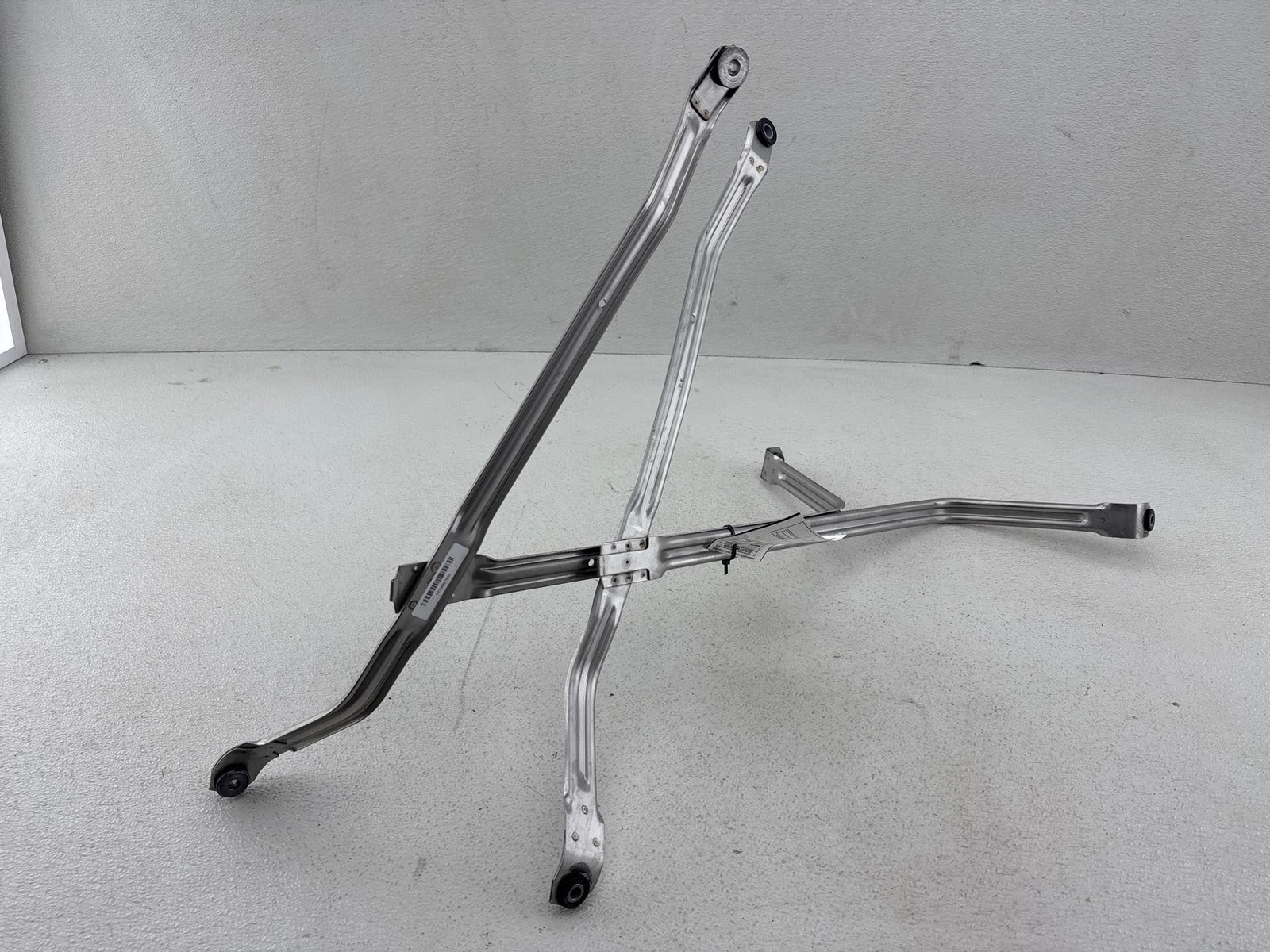 2019 - 2025 Bmw X5 G05 Fuel Tank Strap Metal Mount Bracket Support Oem -Set-