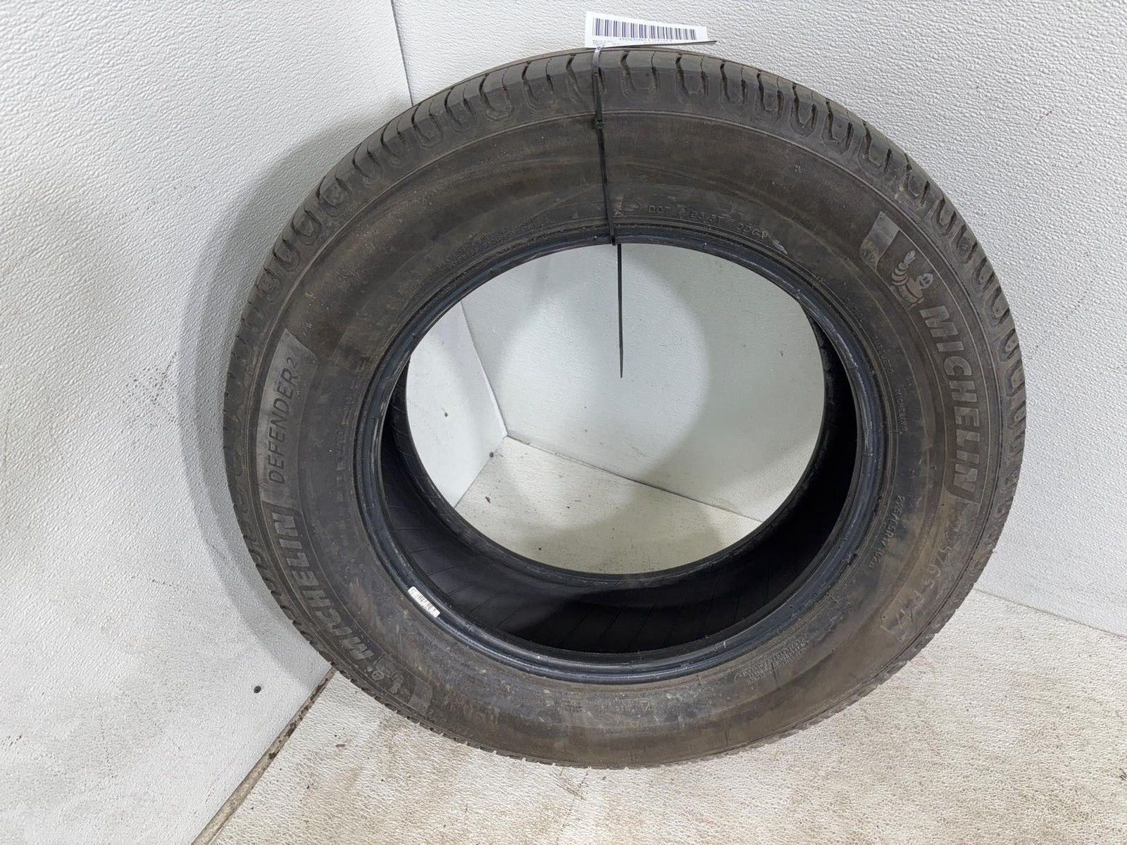 Used Tire 225/65R17 Michelin Defender 2 102H - 6/32