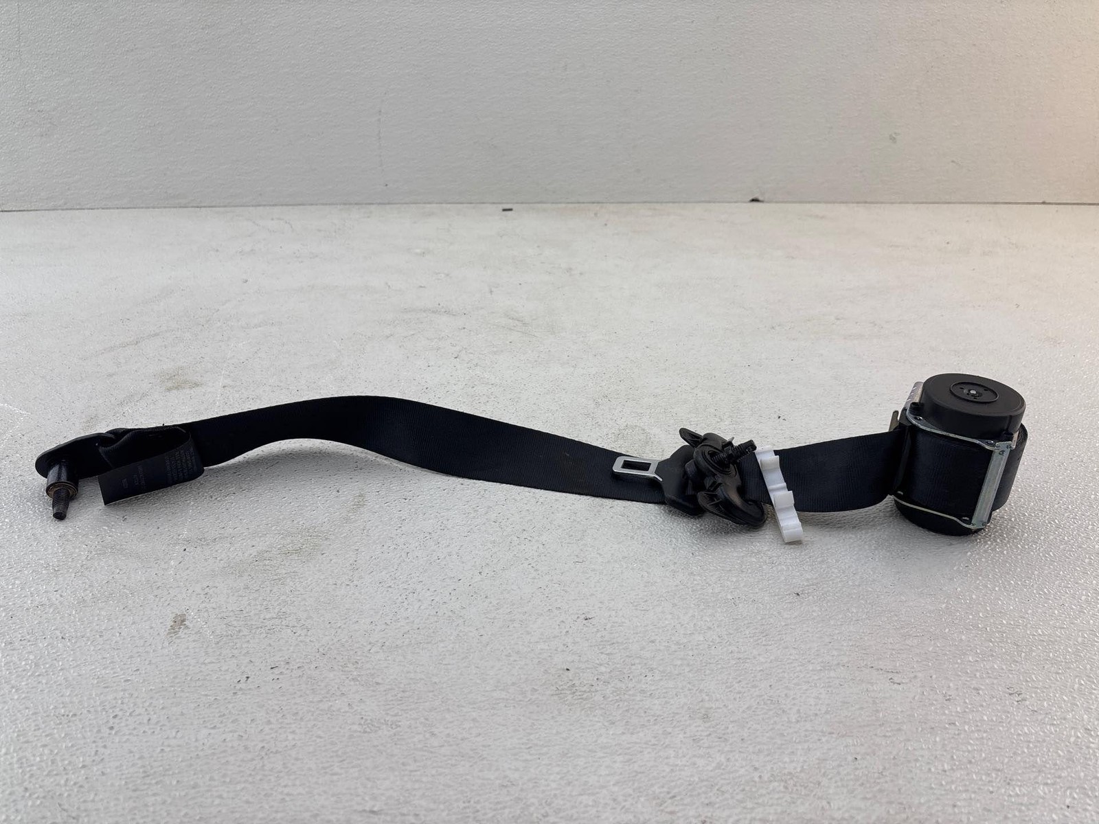 2010-2016 Land Rover Lr4 2Nd Row Left Driver Side Seat Belt Oem