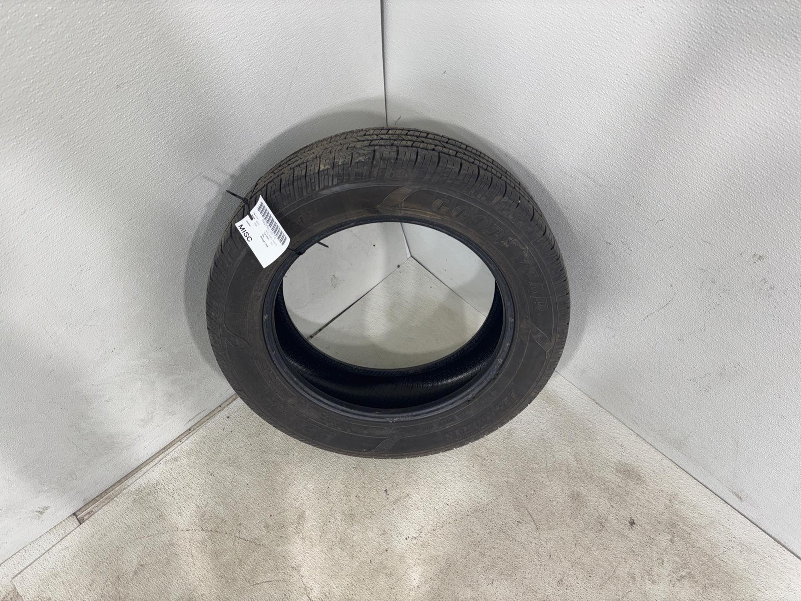 Used Tire 225/60R18 Goodyear Reliant All-Season 100V - 8/32