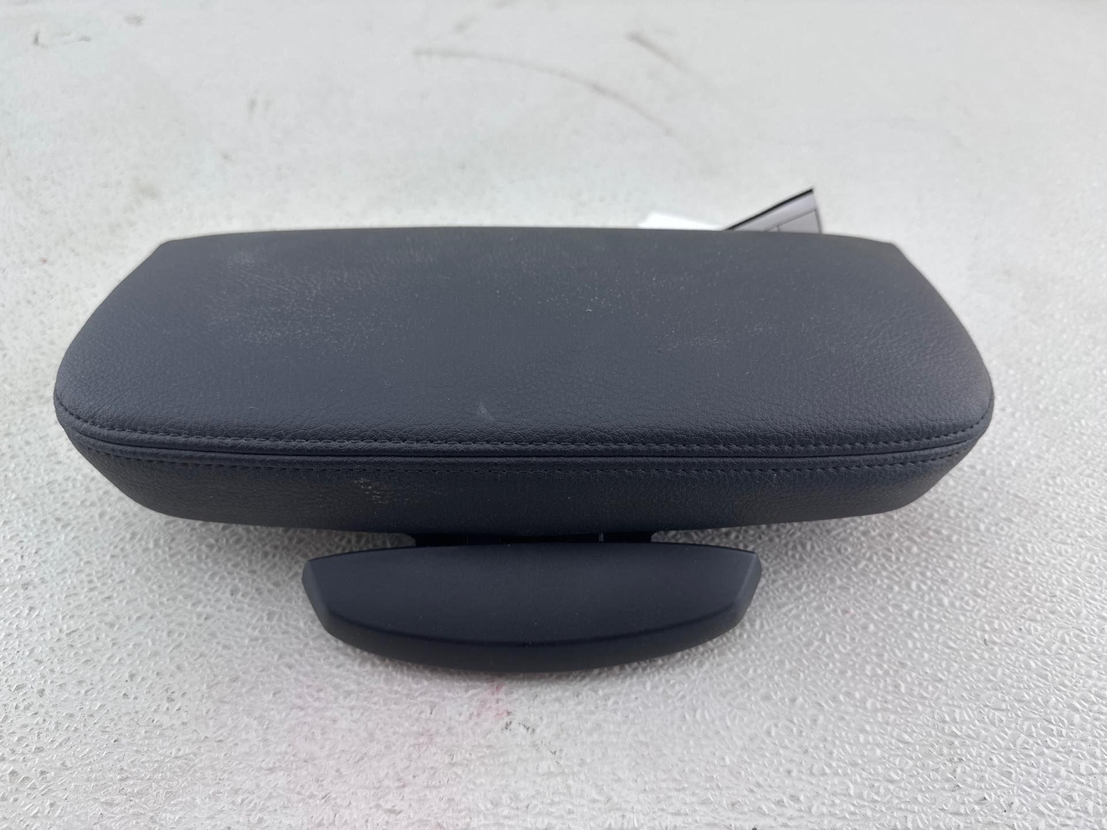 2016-2019 Bmw X1 Front Left Seat Cushion Thigh Support Pad Oem