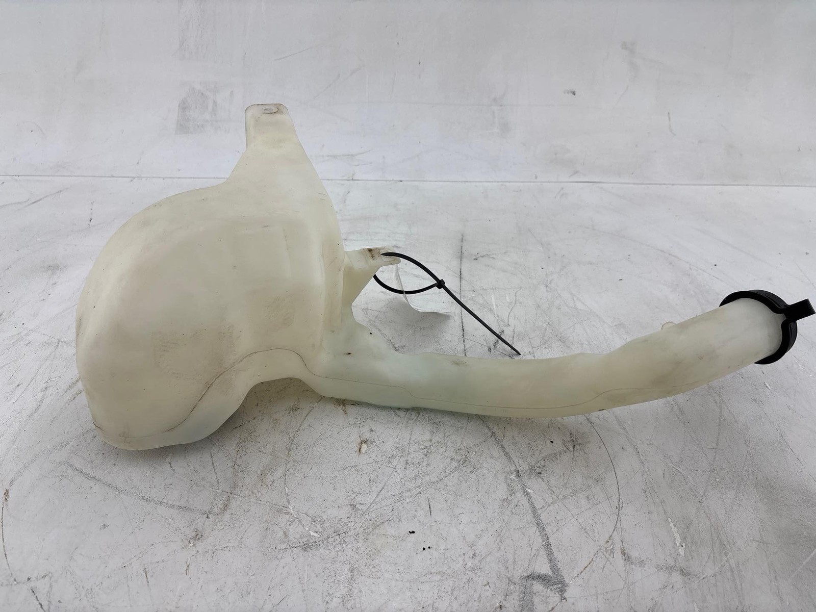2004-2005 Buick Lacrosse Windshield Washer Reservoir