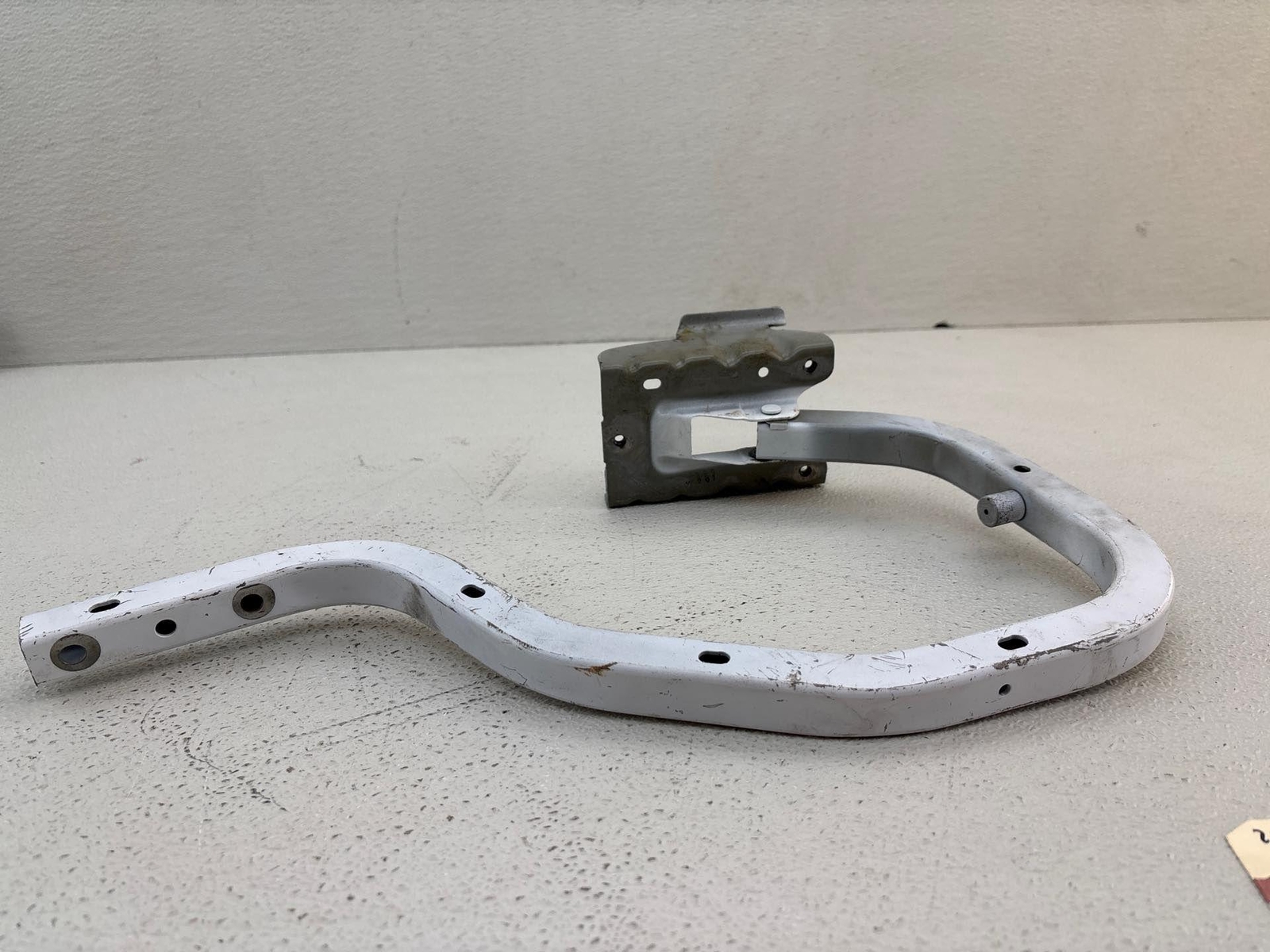 2013-2019 Nissan Sentra Rear Left Side Trunk Deck Lid Support Hinge Oem