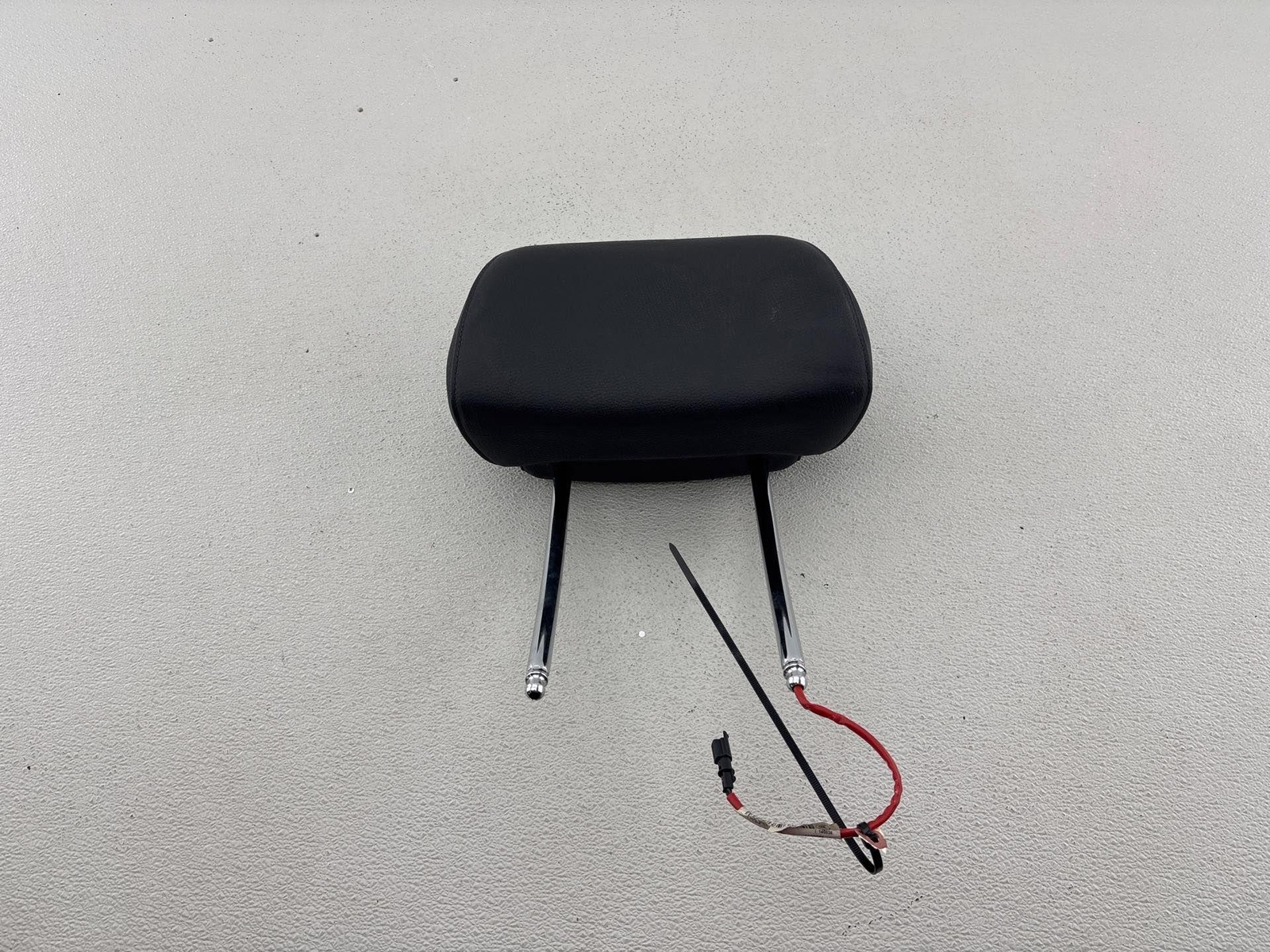 2010-2008 Bmw 535I Front Left / Right Headrest Leather Black Oem