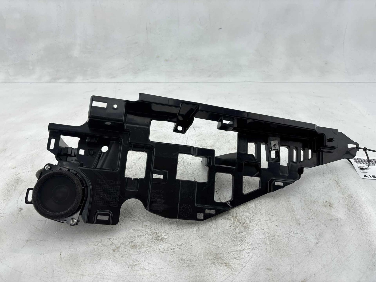 2018-2024 Alfa Romeo Stelvio Rear Left Side C Pillar Quarter Panel Bracket Oem