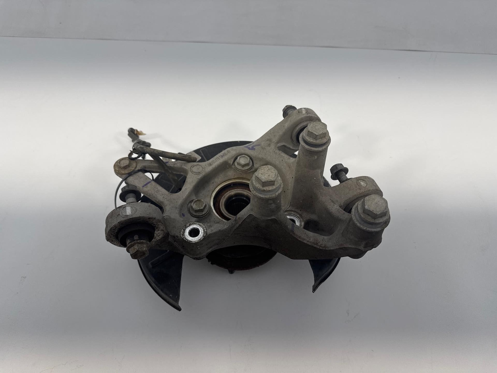 Rh 2018 - 2024 Chevrolet Equinox Rear Right Spindle Knuckle 84034301 Oem