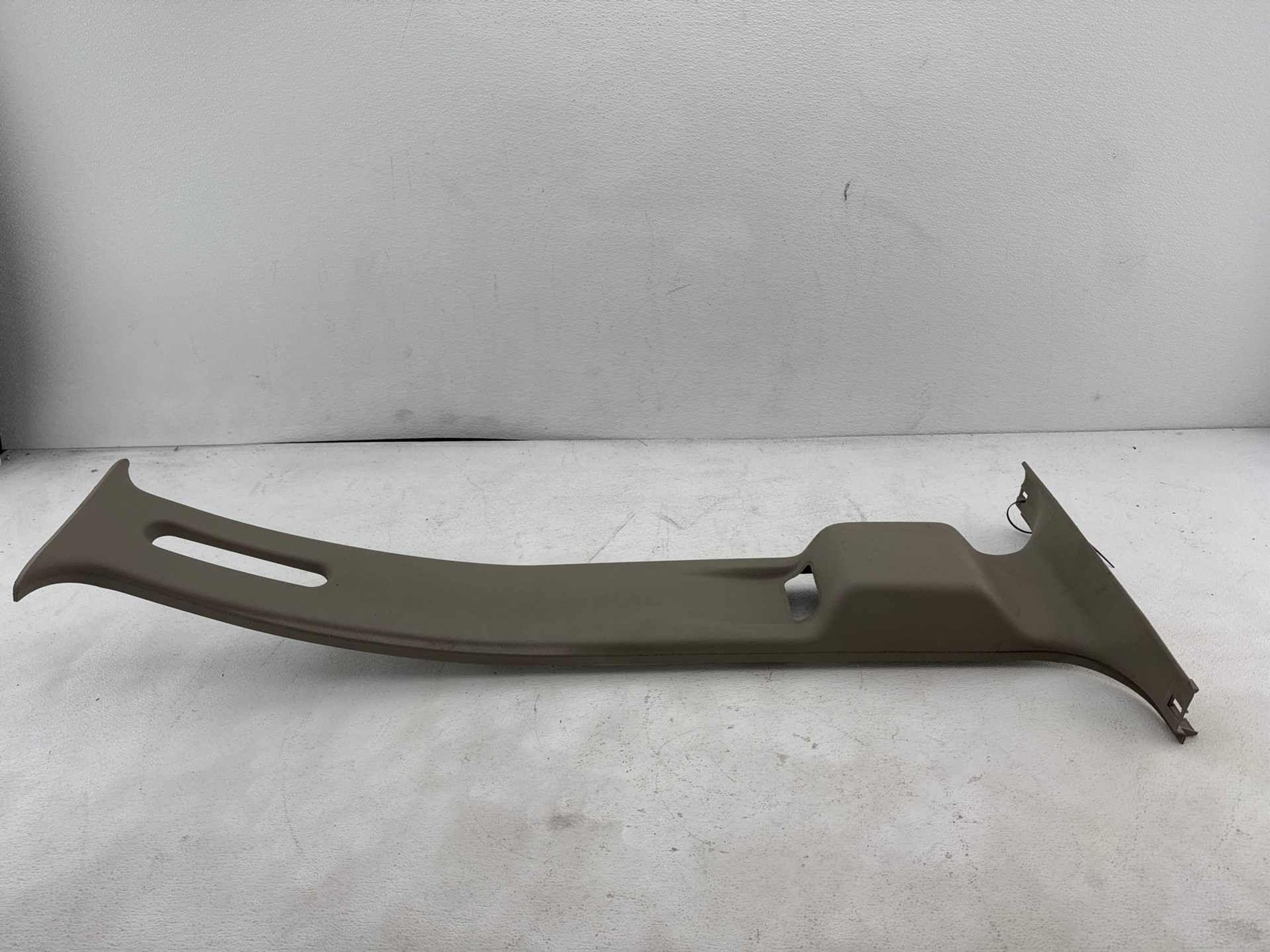 2008-2010 Ford F-350/F-250Sd Left B Pillar Trim Panel Oem