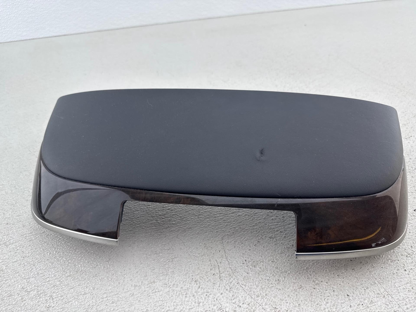 2017 - 2019 Genesis G90 Front Left Driver Side Seat Back Panel Cover Cap Oem