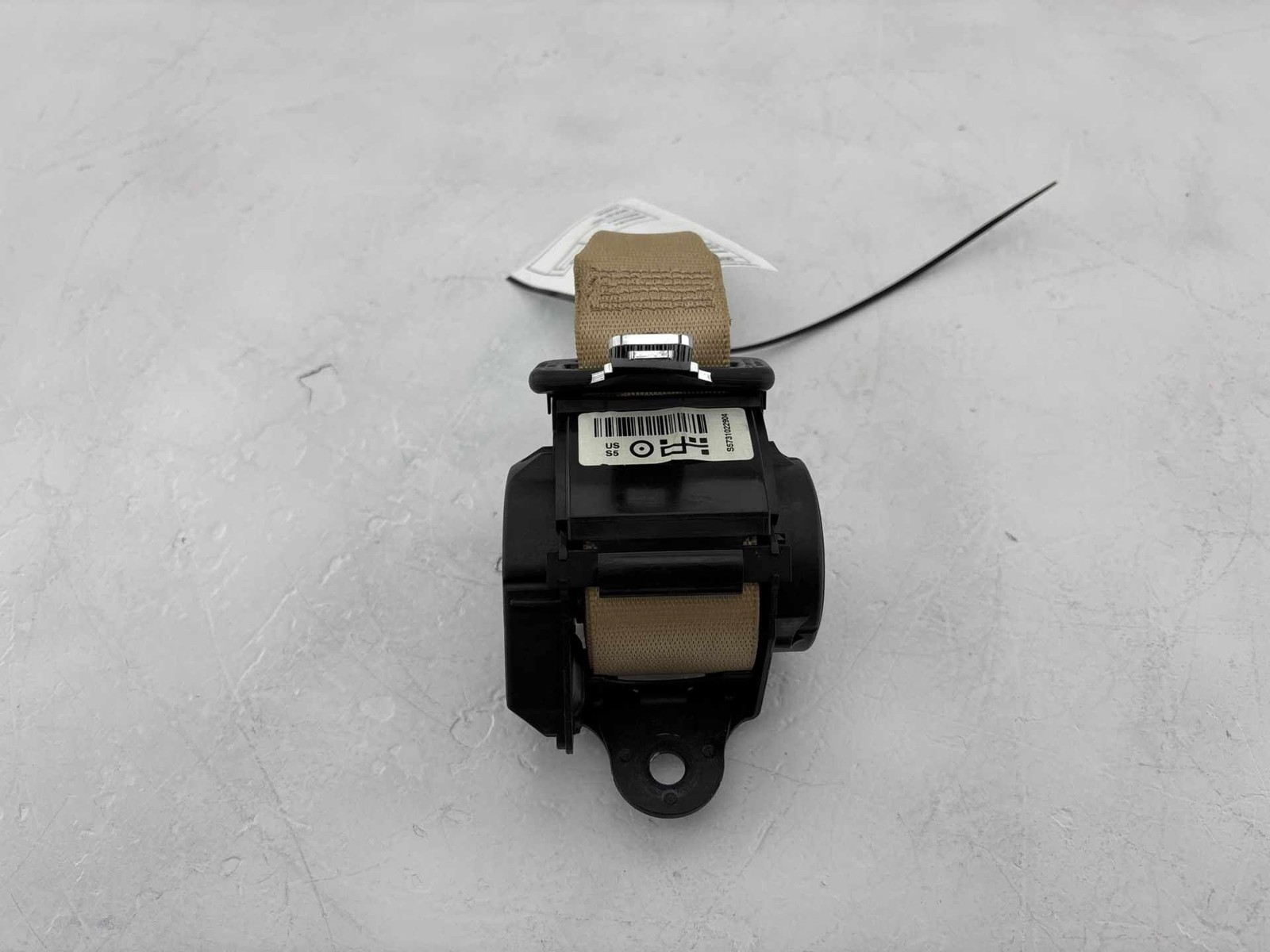 2012 - 2018 Bmw F30 328 320 Rear Center Seat Belt Retractor Oem