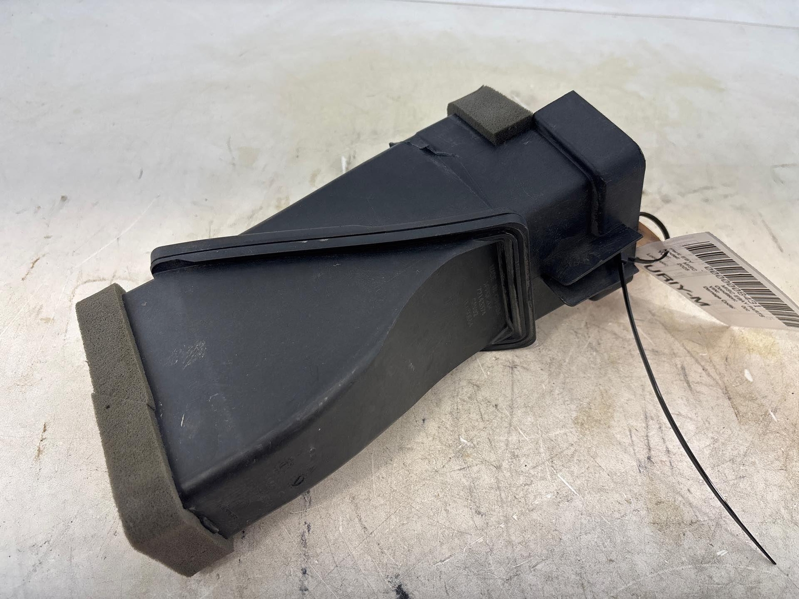 2019-2023 Dodge Ram 1500 Air Cleaner Inlet Duct Oem 68292830Aa