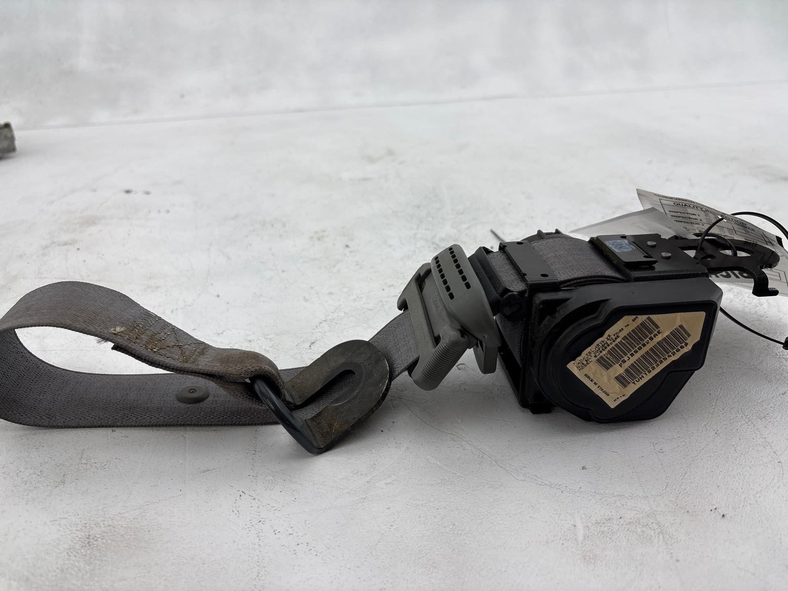 2005 - 2007 Jeep Grand Cherokee Rear Right Side Seat Belt Seatbelt Retractor Oem
